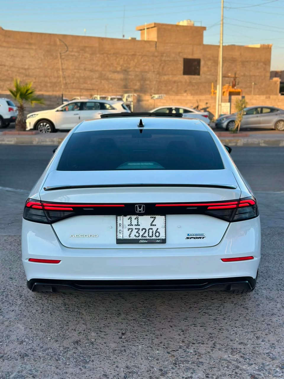 السلام عليكم هوندا اكورد 2024 أمريكي
سياره محرك 2.0 هايبرد وبانزين  
رقم بغداد تحويل مباشر 
محرك وكير كفاله 
سياره ضرر بنيد فقط 
سياره مواصفات فول 
سبورت L .. رياضي 
بصمه تشغيل 
بصمه أبواب 
كشنات جلد 
كشنين كهرباء
فتحه سقف 
شحن واير لس 
اوتو هولد 
هندبريك بصمه 
تحكمات 
كار بلي 
شاشه جبيره 
كشنات تدفئه 
حساس خلفي 
لد امامي 
تحديد مسار 
وباقي المواصفات المعروفه بسياره 
طبعا كامله مكمله 
سياره نصبتها احلا حتا من الصور 
مكان السياره الأنبار الرمادي 
والسعر 188 ورقه وتعال وتشلع عيوني شتريد حاضر 
طبعا السياره مكلفتني اكثر بس سعر مال بيع والشراي يدلل 
***********
***********
