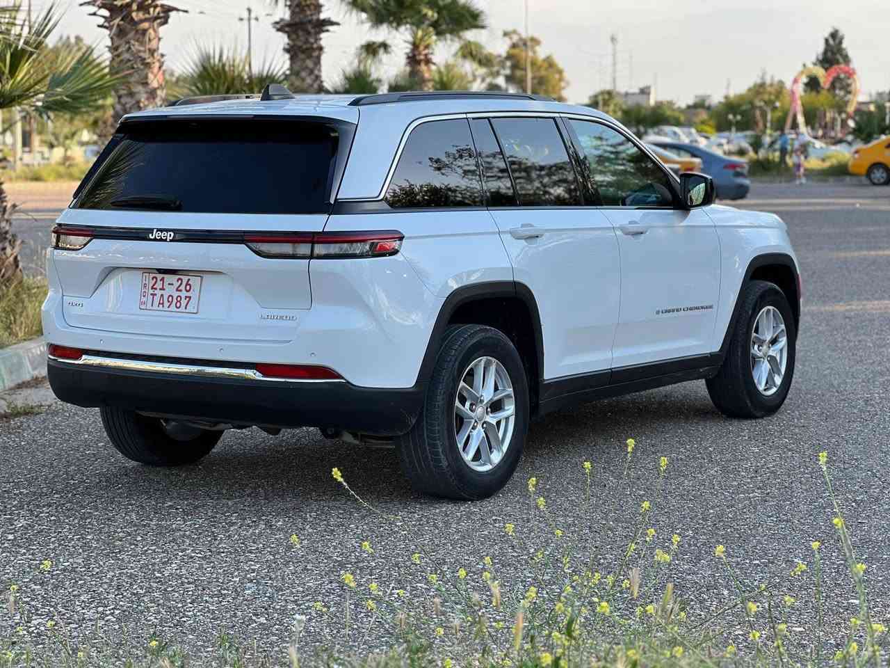 JEEP GRAND CHEROKEE,  LAREDO 20224
 كاتي تترقم شمالي شرط
حجم المحرك V6(3.6L)
عداد المسافه 28 الف
  
المواصفات : LAREDO فول معروفه
سقف سلايد 
بصمة تشغيل
بصمة ابواب
رادار امامي (تحديد مسار)
رادار جانبي (نقاط عمياء)
رادار خلفي (تحذير من الاصطدام)
كامره خلفيه + حساسات
دفع رباعي 4×4
شفتات + تحكمات استيرن 
كشنات جلد + كهرباء
تبريد مركزي قطعتين
تحكم وضعيات القيادة Drive modes 
شاشة دشبول ديجيتال
كير ماوس
شاشة كبيره 
اوتو ستوب Auto Stop
أوتو هولد Auto Hold
منافذ USB+AUX
مانع انزلاق+ABS
وبقية المواصفات معروفه
كير مكينه شرط 
العنوان كركوك
الحادث سياره بدون ارباك بدون دواخل شرط بيها فقط بخ أمريكا ٥ قطع بدون ضربه 
للاتصال *********** للبيع او مراوسه حسب القناعه كركوك, العراق
