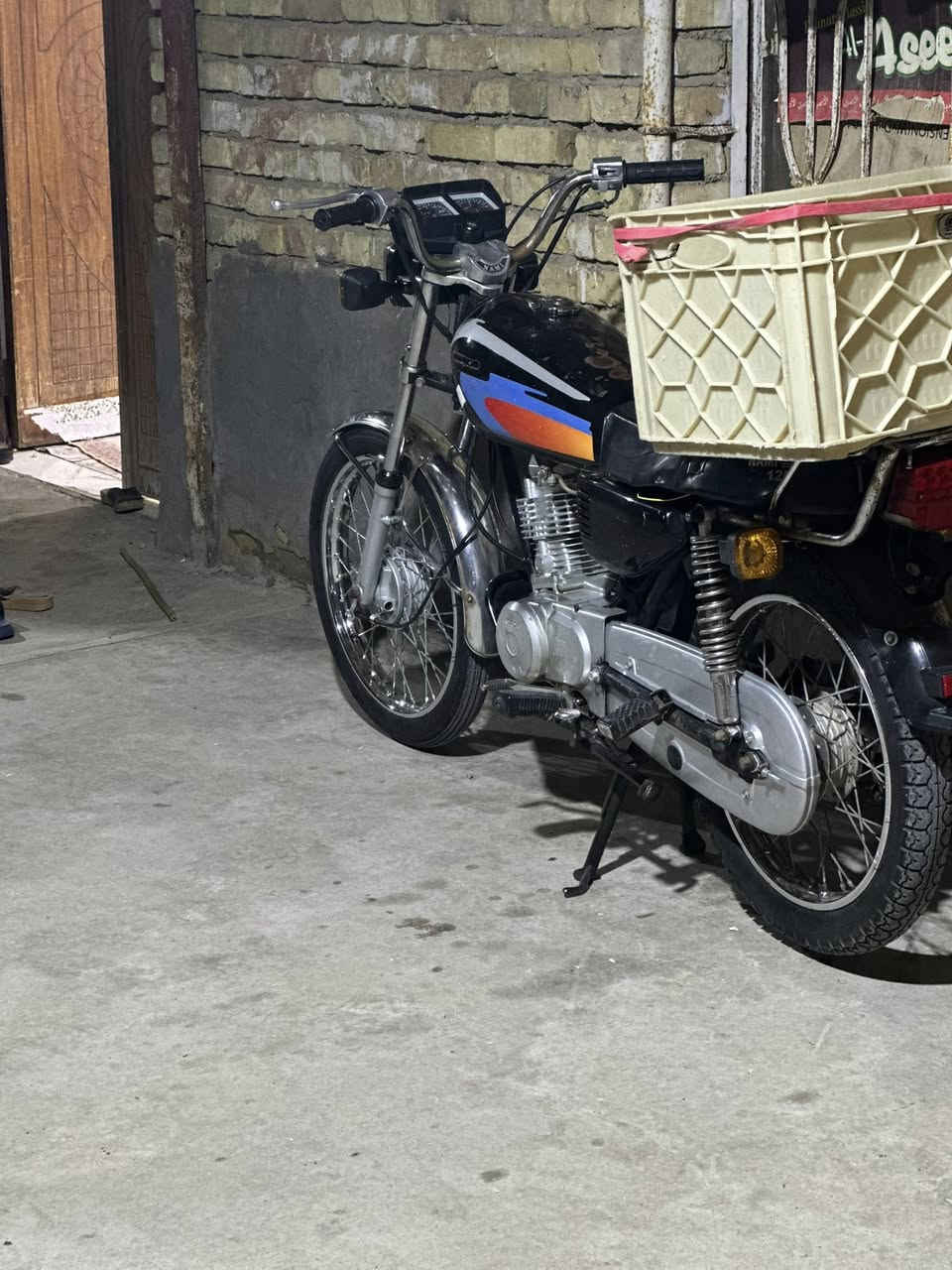 دراجه نامه ادوات للبيع نضيفه حلوه ادراجه كله شغاله اسعر 550 وبيه مجال  قليل القرنه ناحيت اثغر ***********
