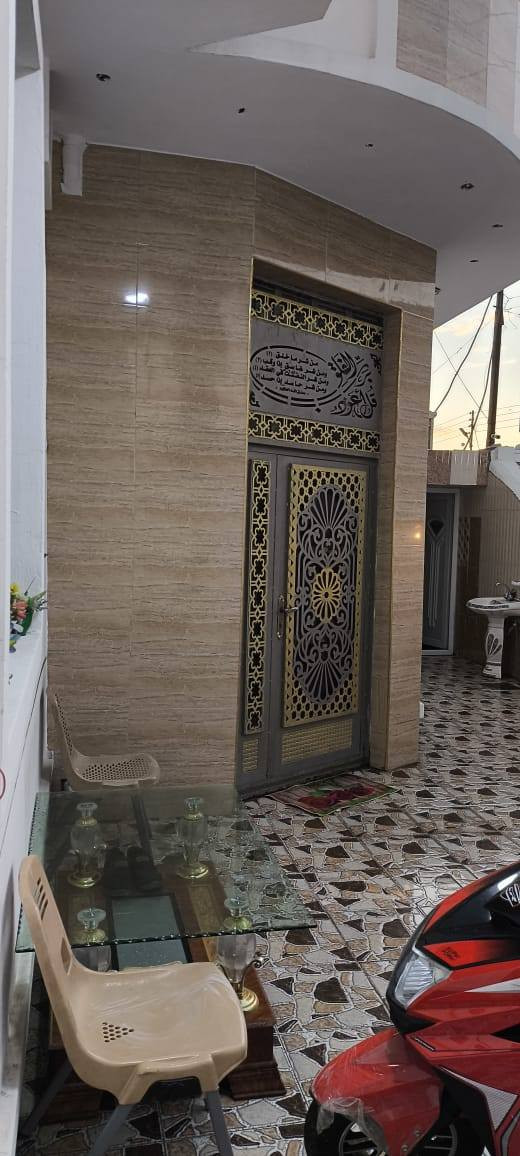 السلام عليكم
بيت للبيع المساحه 250 م
الموقع الرمادي التأميم الحكم المحلي
شارع 15  خامس بيت عن المشاتل
بناء حديث التفاصيل داخل صور
للاستفسار ***********
