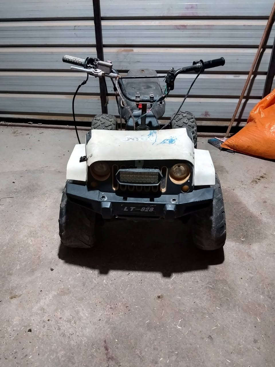 دراجة رباعي للبيع ب250 وبيها مجال شغالة مكان شعلة للاستفسار ***********
