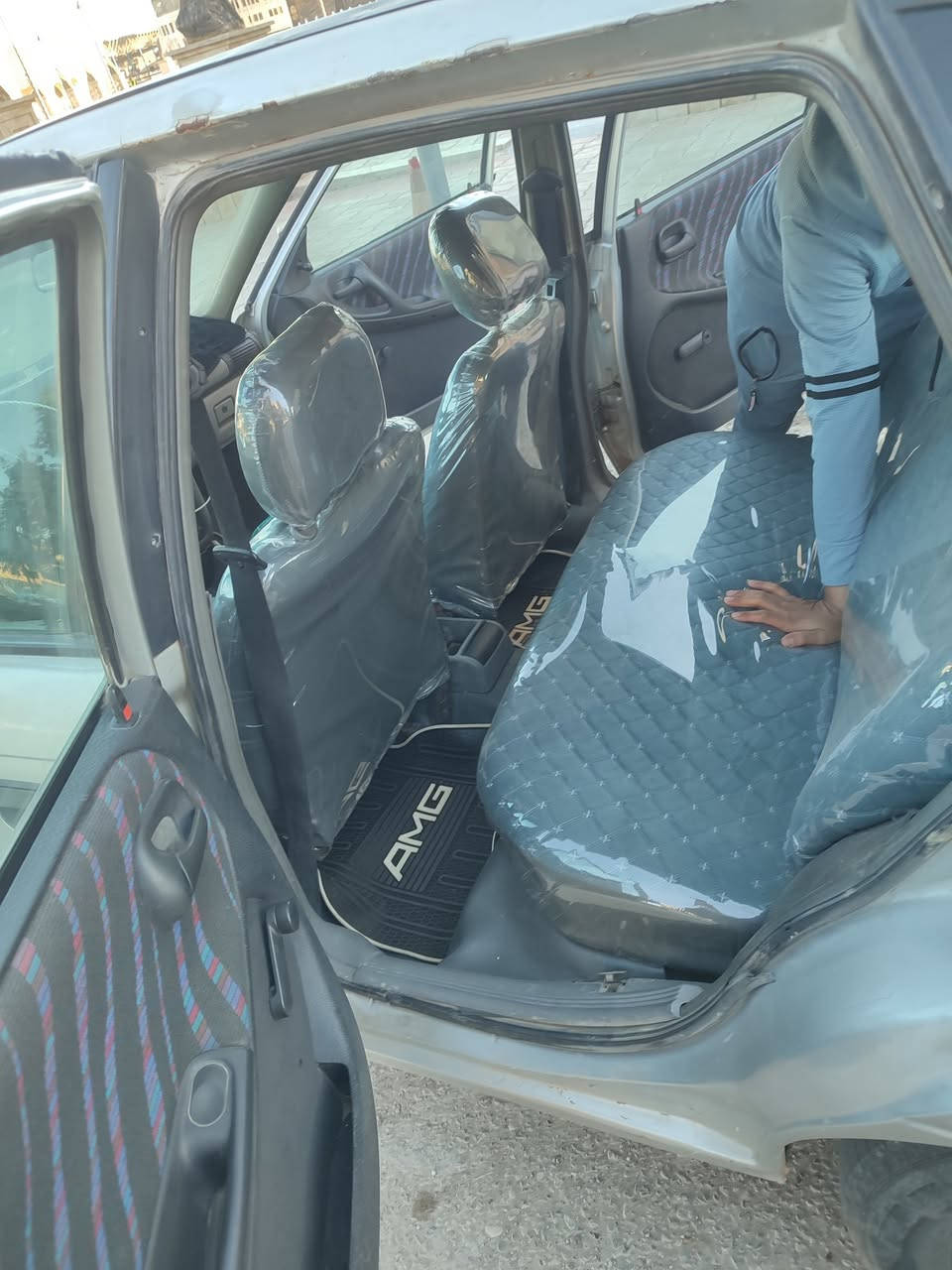 اوبل استره 1992 نينؤي للبيع بيها طخه بل صندوك بدون شواصي شرط 
السعر 35 وبيها مجال كير ومحرك بشرط سنويه لل 2028

شرط التحويل
***********
***********
