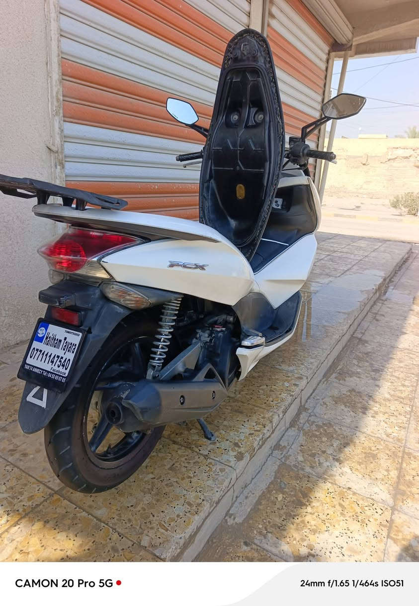 السلام عليكم للبيع دراجه pcxجيل الاول  دراجة  ماخذها رمبه الدراجه وأعلى ايدي حجم مكينه 150ياباني الاصلي دراجه جديده مال جناي وعلئ ايدي لون ابيض
ياباني الاصلي دراجه كامله أستان كهربائي +استاند فون +#قبضة بطل ماءحساس ازدحام دراجه جديده الدراجه  احلا من الصور مال جناي المكان بغداد  #غزالية دراجة #مكفوله اي نقص مابيه السعر1و500
وبيها مجال بسيط  
اي استفسار ***********
