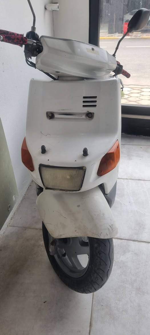 مطور بيكم
كامل لون ابيض جديد كلو شغال ويرمنه بس يردلو باتري محرك شرط مامفتوح بس قبق هندر مفتوح الباقي شرط لل ببع السعر 325 وبي مجال بسيط *********** مكان موصل الايسر
