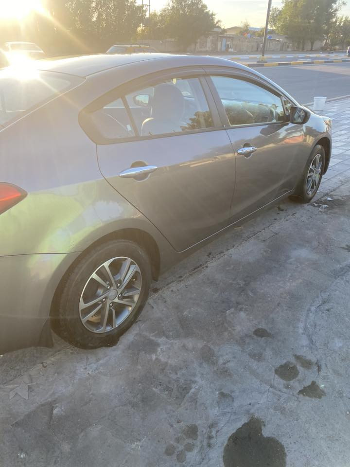 السلام عليكم سيراتو 2016
ماشيه 81 
السياره مكفوله من الصبغ فقد مكانين بارد وبيها رصعات حالوب وبيها خدوش مامسويهن ومكينتها مفتوحه مبدله رواجز 
هاي تفاصيلها كامله 
مكاني بغداد 
***********
