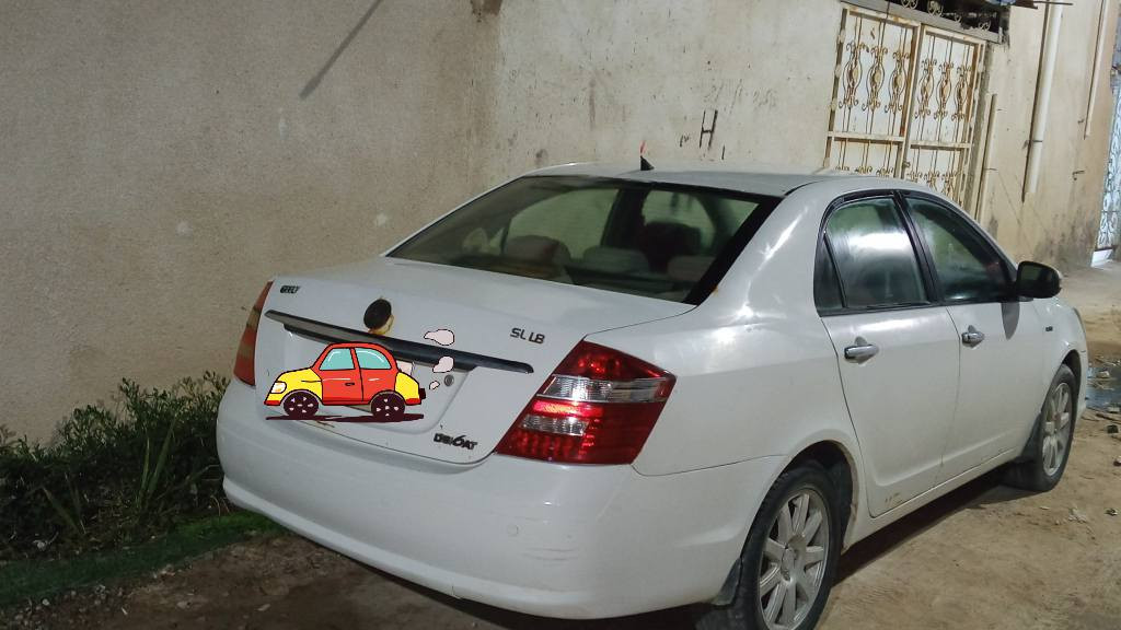 جيلي موبل ٢٠١٣ اوتوماتيك رقم بغداد مكينة بلادي حدادية فول تبريد  شغال مامشتغلة خط ابدا من الشركة للسايق موظف .. معمرة خياسات 
سنوية منتهية مكانها بصرة الجزيرة سعر ٣٥ وبي مجال رقم ***********
