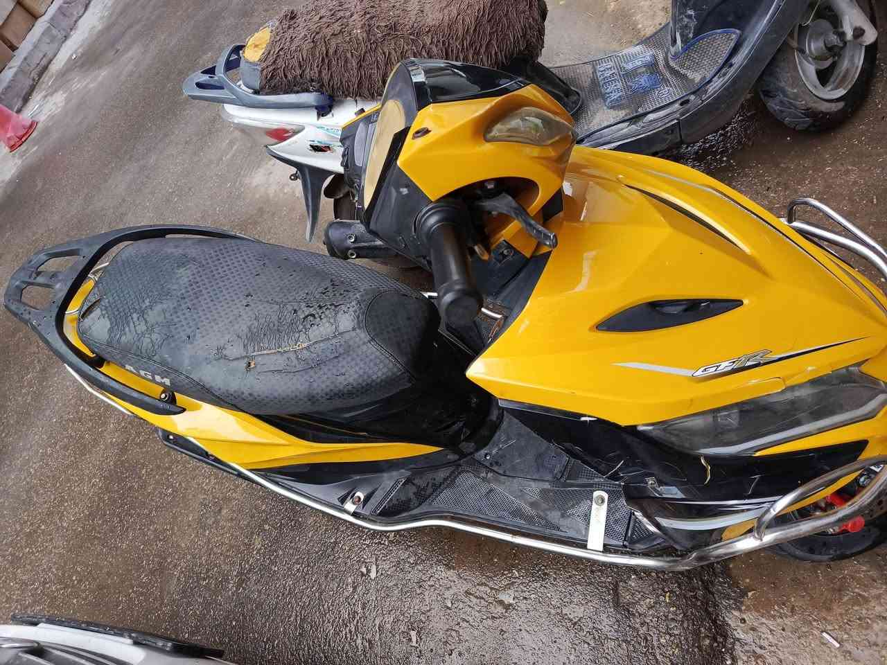 السلام عليكم #سيام حاوية كلهة بلادي مكينه برغي مامفتوح بيهة مكفولة كفالة عامة نضافتهة 100 ب 100 كلهة بلادية تشتغل سلف بكل وقت وهندر واحد كهربائيات كاملة كلهة اشاير لايت  كله شغال #صوت مكينه ناعم كلش شلعتهة فولل
#سعرهة_350 وبيهة مجال (مكاني النجف الاشرف


**إذا كنت صاحب هذا الإعلان وتريد حذفه لأي سبب، رجاءا أرسل رسالة إلى الدعم الفني**