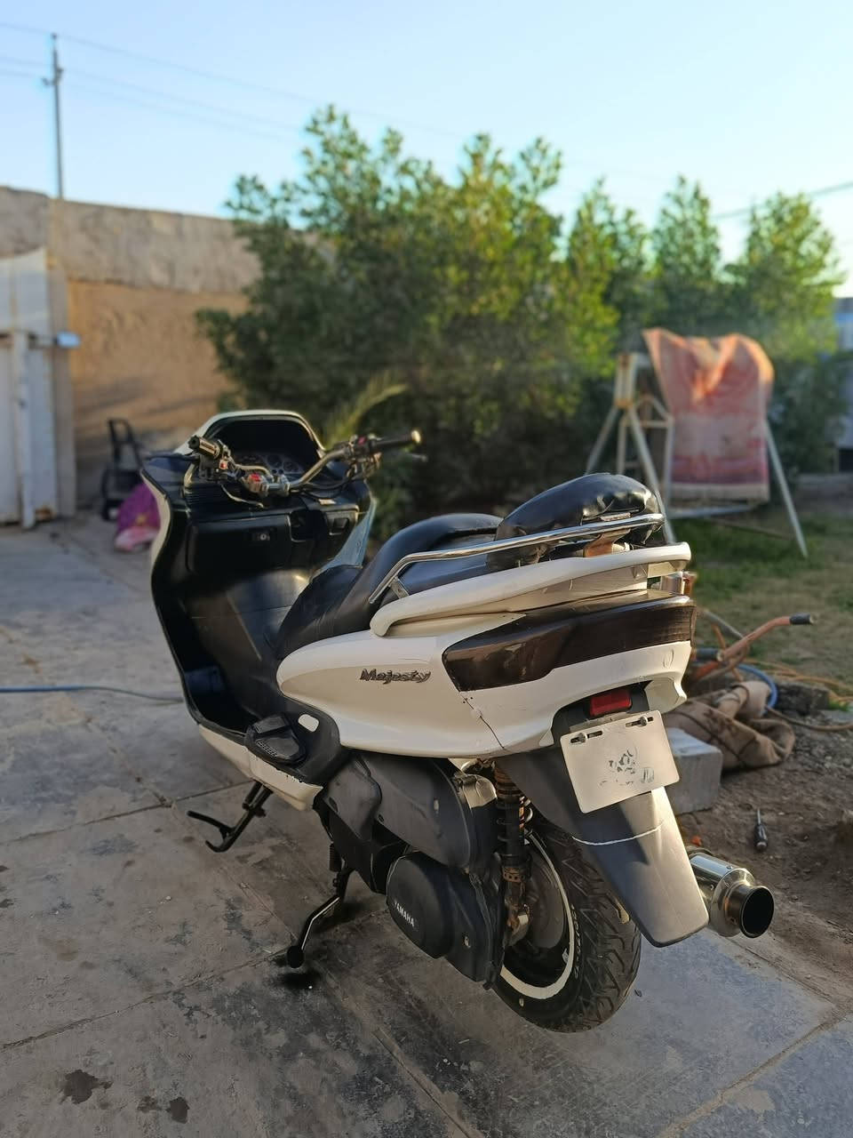 السلام عليكم ماجستة للبيع مكينة ٢٥٠ 
مفتوحة جاهزة من كلشي كهربائيات كلهة شغالة 
صالنصة رياضي وكاتم نفس لوقت فول نشاط 
مكاني ديوانية حي فرات 
لسعر 450 وبيهة مجال 
لرقم ***********
