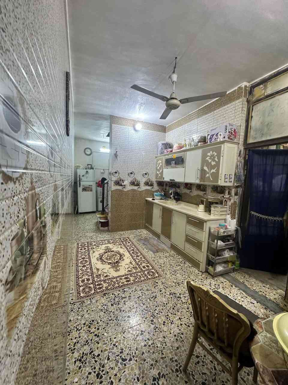 بيت للبيع في كربلاء عسكري الحر مساحة 100م طابو صرف طابقين 3 غرف نوم وملحقاته البناء طابوك وصب مسلح السعر 120 للاستفسار *********** / ***********
