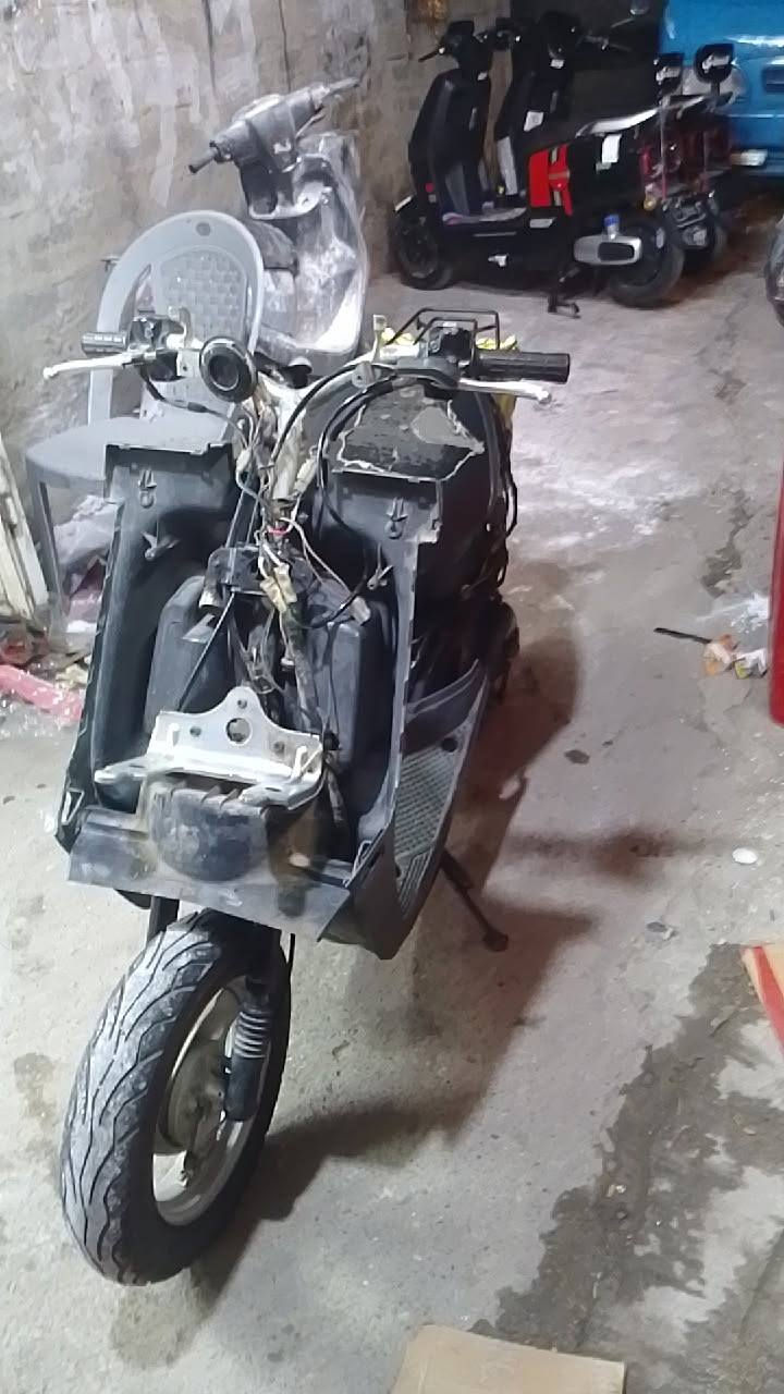 ماطور بزون للبيع وايرمنيه كلها شغاله سلف شغال السعر 160وبي مجال شي قليل


**إذا كنت صاحب هذا الإعلان وتريد حذفه لأي سبب، رجاءا أرسل رسالة إلى الدعم الفني**