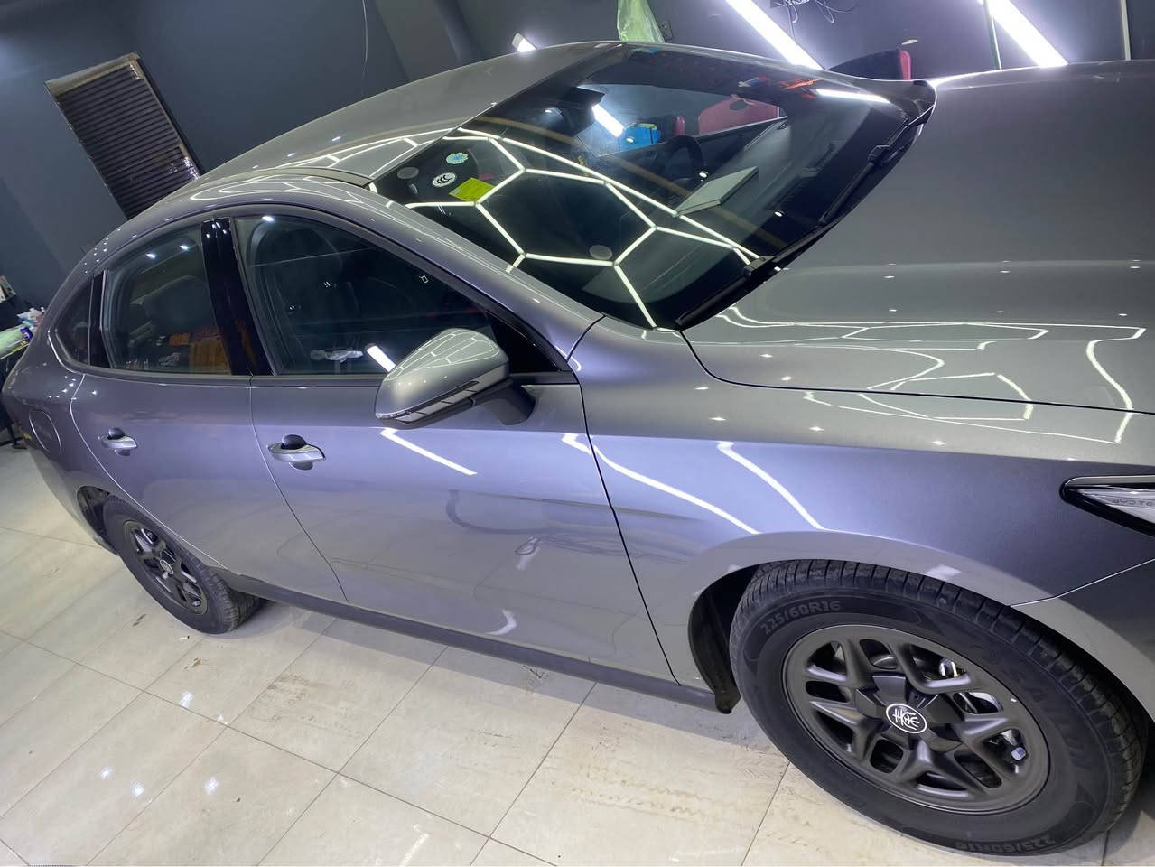 كن بلاص 2025 لون رصاصي و داخل زيتوني مواصفات البي واي دي المعروفه شاشه و كامره دواره ر صمه و حساسات وتشغيل عن بعد غراضها كامله شاحنه و كارت
السياره ماشيه 4900km الكلي و على الهايبرد ماشيه اقل من 1000km
سياره نضيفه و اخت الزيرو مرقمه بغداد
*********** واتساب او اتصال
عنوان السياره بغداد السيديه بغداد, العراق
