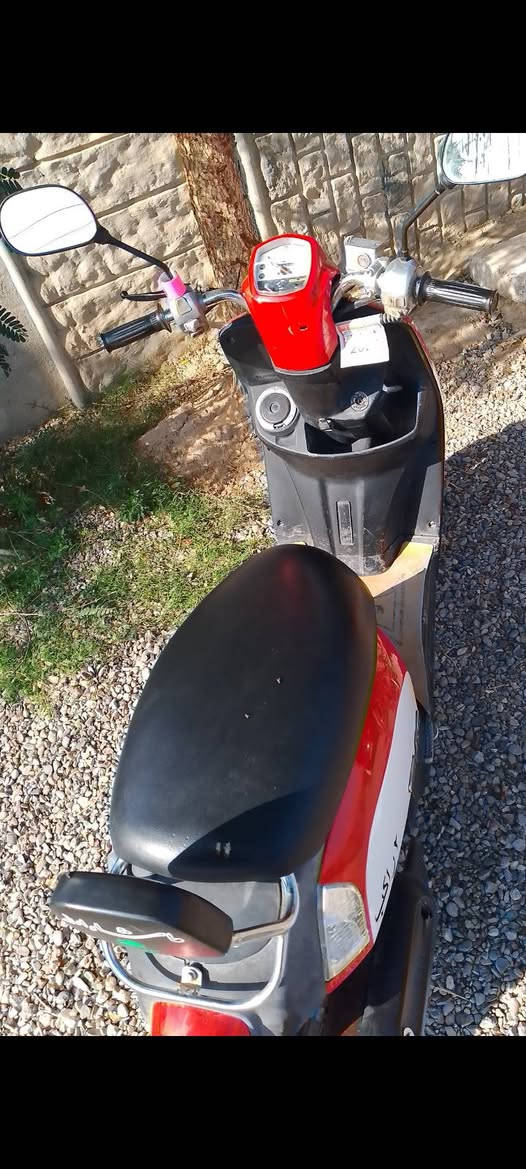 دراجه للبيع ماكس بوليسي كبابريتر السعر 700التصال على الرقم ***********
