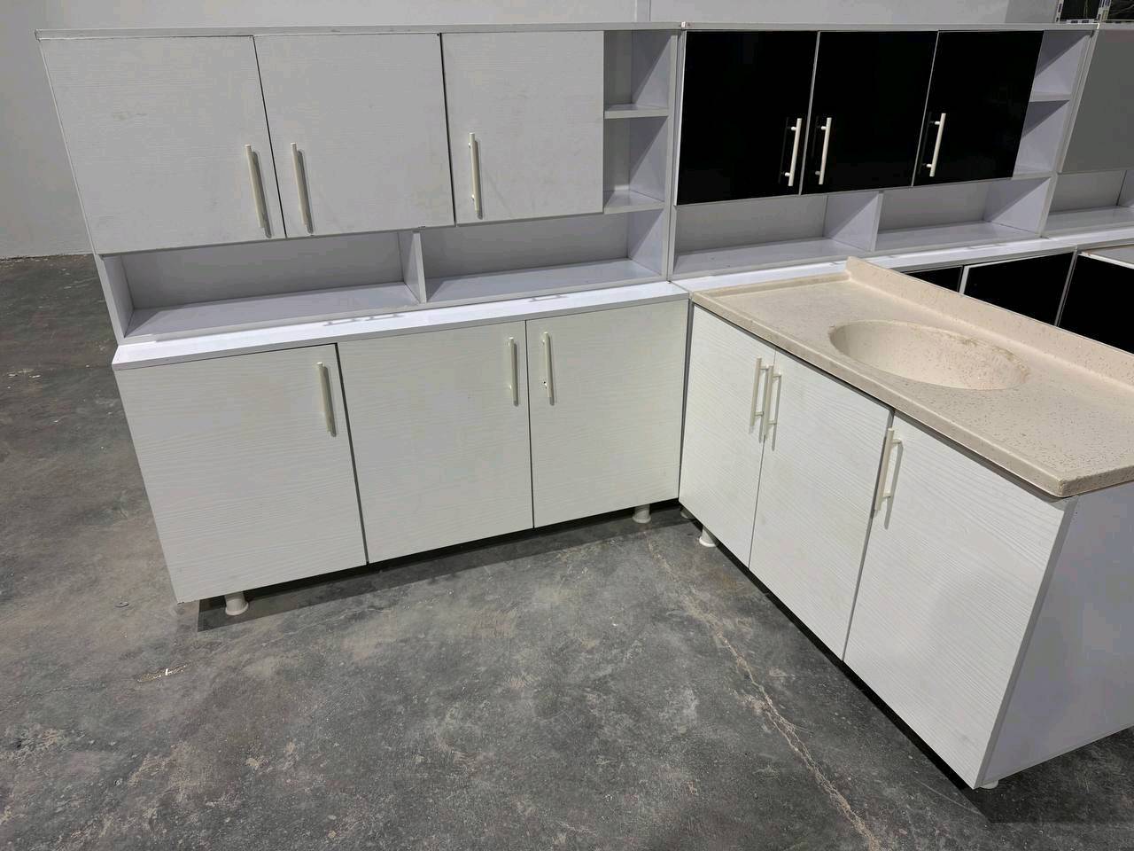 كاونتر خشبmdf قياس متر ونص وسنك متر و20 مرمر سعر 260 الف 