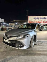 كامري ساز 2020 بانزين فقط فول موصفات  فتحة  شاحن واير لس بصمة تحكمات  ...