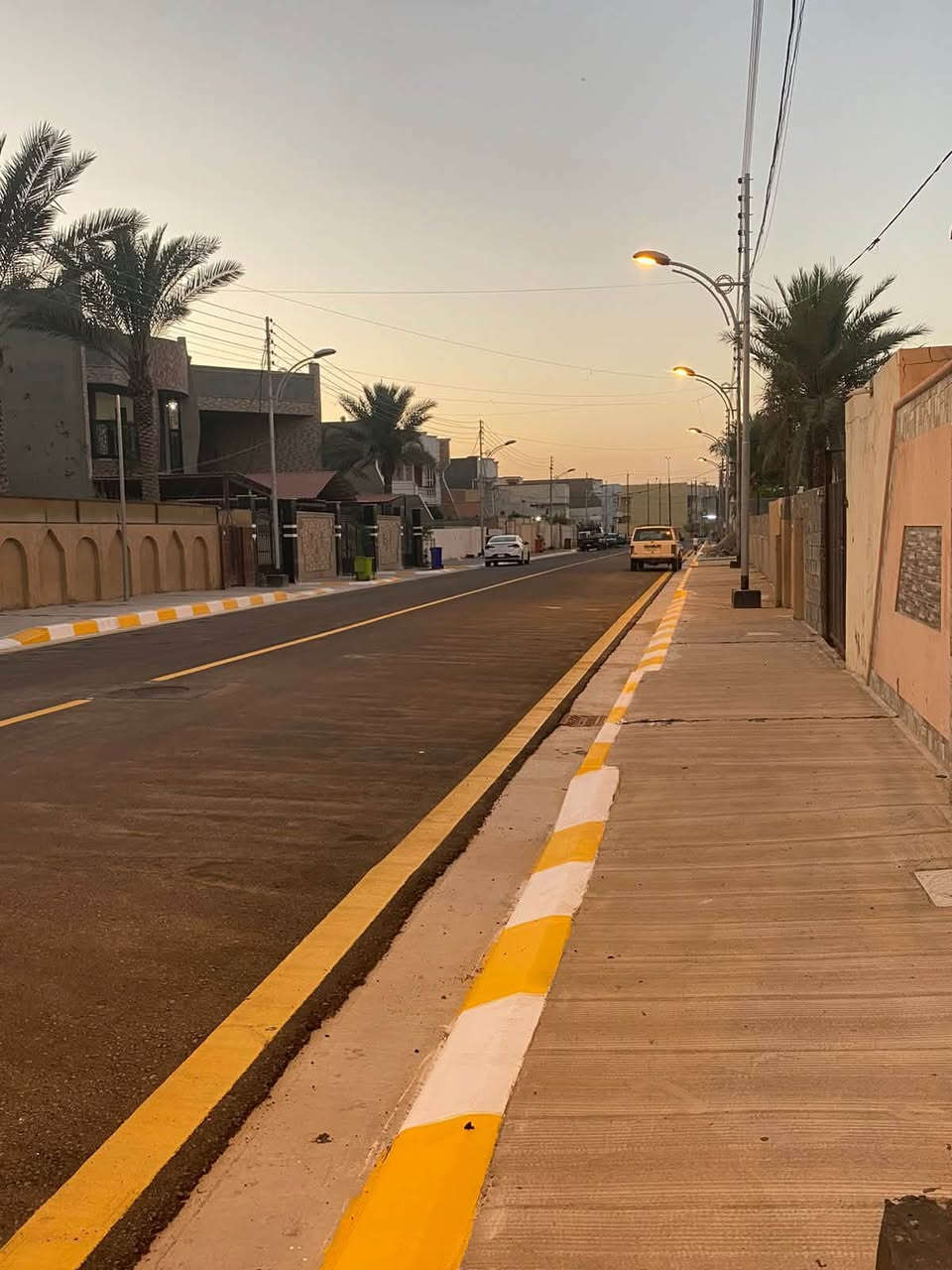 دار للبيع في الفلوجة حي المعلمين الاولى سنتر الفلوجة بناء ثمانينات
الواجهة٧ والنزال ٣٠
مساحة الكلية ٢٠٠م 
شارع ١٥
سعر المتر مليون و٢٥٠ وبي مجال 
للاستفسار ***********
