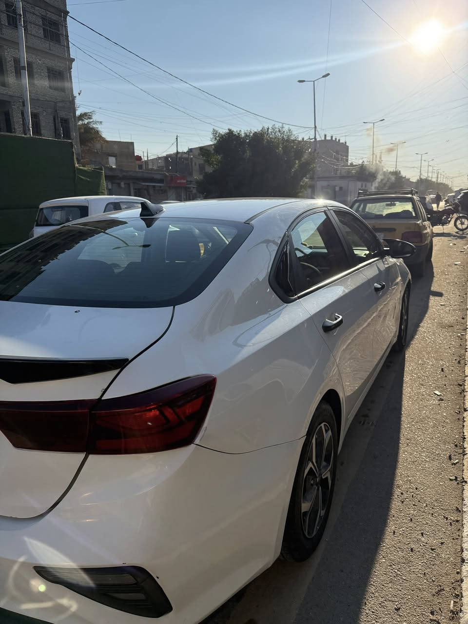 السلام عليكم 
كي فورتي وارد أمريكي موديل2020

مكينه 2000دوش كير سفتي

مواصفات عاديه المعروفه

حادثها مثل ماوضح بصوره 

خشم البنيد وقبق جنطه 

وبيها طخه بلباب مثل ماموضحه  مامصلحه

السياره بيها كير يضرب هاف يعني اني بايعها بيها كير البقيه كفاله عاميه مكينه لغود شواصي ها للمعلمه بدون دواخل يعني كلها كفاله عدا الكير السياره رقم أربيل بسمي 

عارضها 118 راجا البيعه شرايه لدخلون 

لحد يكسر بحلال العالم 

رقم الهاتف ***********
