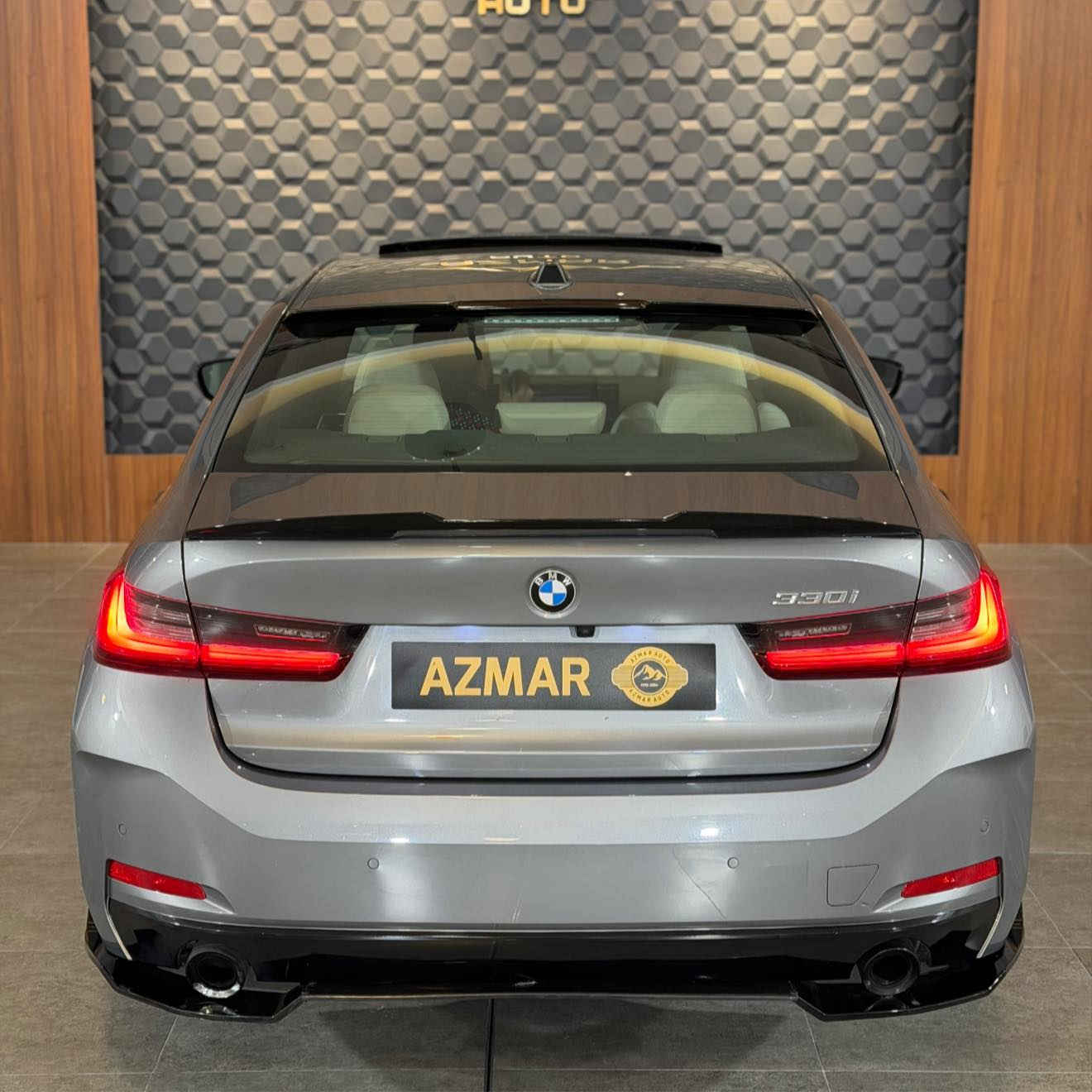 السلام عليكم
للبيع
BMW 330i كت كامل و كماليات فول🔥
سعر:305$ ورقة
موديل : 2023
ماشية: 30 الف
مواصفات السيارة
كشنات جلد و تدفئة و كهربائي و ميموري و رادارات و حساسات و انضمات قيادة بيها و لايتات ذكية و تحكمات كاملة ستيرن و اوتو هولد و اوتو ستوب و بعد هواية مواصفات متنذكر

السيارة بيها جاملغ صبغ بدون دواخل بدون ايرباك ضربة كلش بسيطة✅
السيارة مرقمة و جاهزة تحويل او وكالة بشرط

سعر : 305$ ورقة
للاستفسار : ***********
العنوان : السليمانية المعارض الجديدة شركة ازمر اوتو 👑
