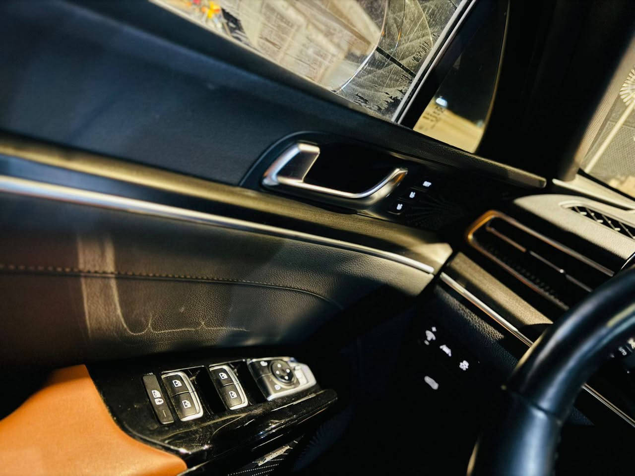 سلام علكم مكلف بل نشر  للبيع
مديل 22
رقم بغداد حره 
رقم صاحب السياره ***********
‏K5 GT 2500 تيربو 🚀🚀2022
الموصفات
كشنات كهرباء 
كشن تدفئه تبريد 🔴🔵
ستيرن تدفئه 
قطعتين تبريد
داخل عسلي مختم GT
بصمه ابواب
تشغيل عن بعد
بنورما
كامرات محيطيه 360 درجه 
وبعد هواي بيها موصفات
