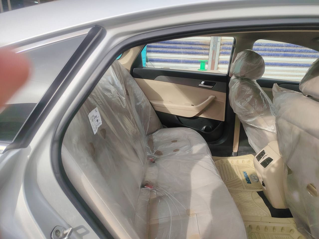 سلام عليكم سونات البيع 2015 سياره جديد معنه الكلمه مكفوله كفاله عامه خليجي مكينه 2400 دوش تحكم ستيرن مريت شفط كشنات جلد داخل بيجي بسمي رقم جديد *********** ////// *********** سعر 155
