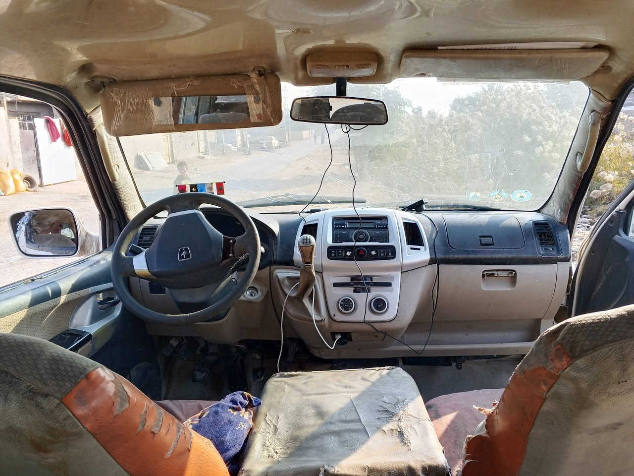 جنبي اجوان للبيع موديل2014عنوان بغداد تقاطع النهروان سياره حره راعيهه ماندله سعر 45ورقه وبيه مجال ***********
