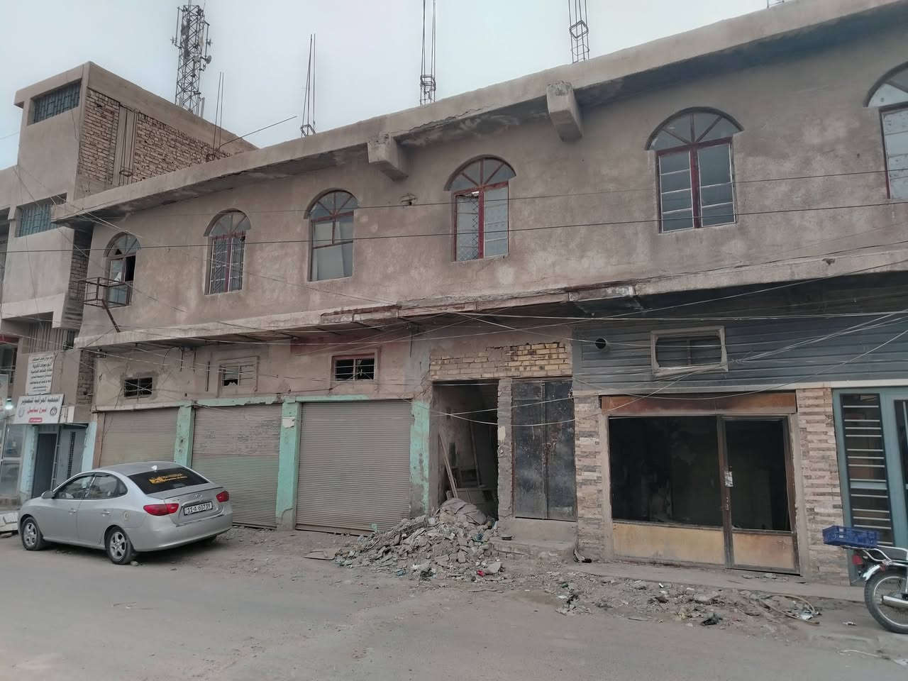 للبيع عقار تجاري مميز في أحد أهم المواقع الحيوية في حي شبر وسعر جدا مميز مقارنه بالسوك 
📍 ركن مقابيل مديره إجرام بابل في حي شبر
📐 المساحة الكلية: 400 متر  بواجهة 20 متر مربعه
📜 
🏗️ المكونات:
 • بيت متروك و محلات تنباع عرصه تفليش .
 •   موقع زاوية (ركن) مميز جدا
بالإمكان تنبني بناء حديث تصل عائداته السنويه إلى أكثر من 70 مليون

📞 للاستفسار والتواصل:
***********
***********
***********
