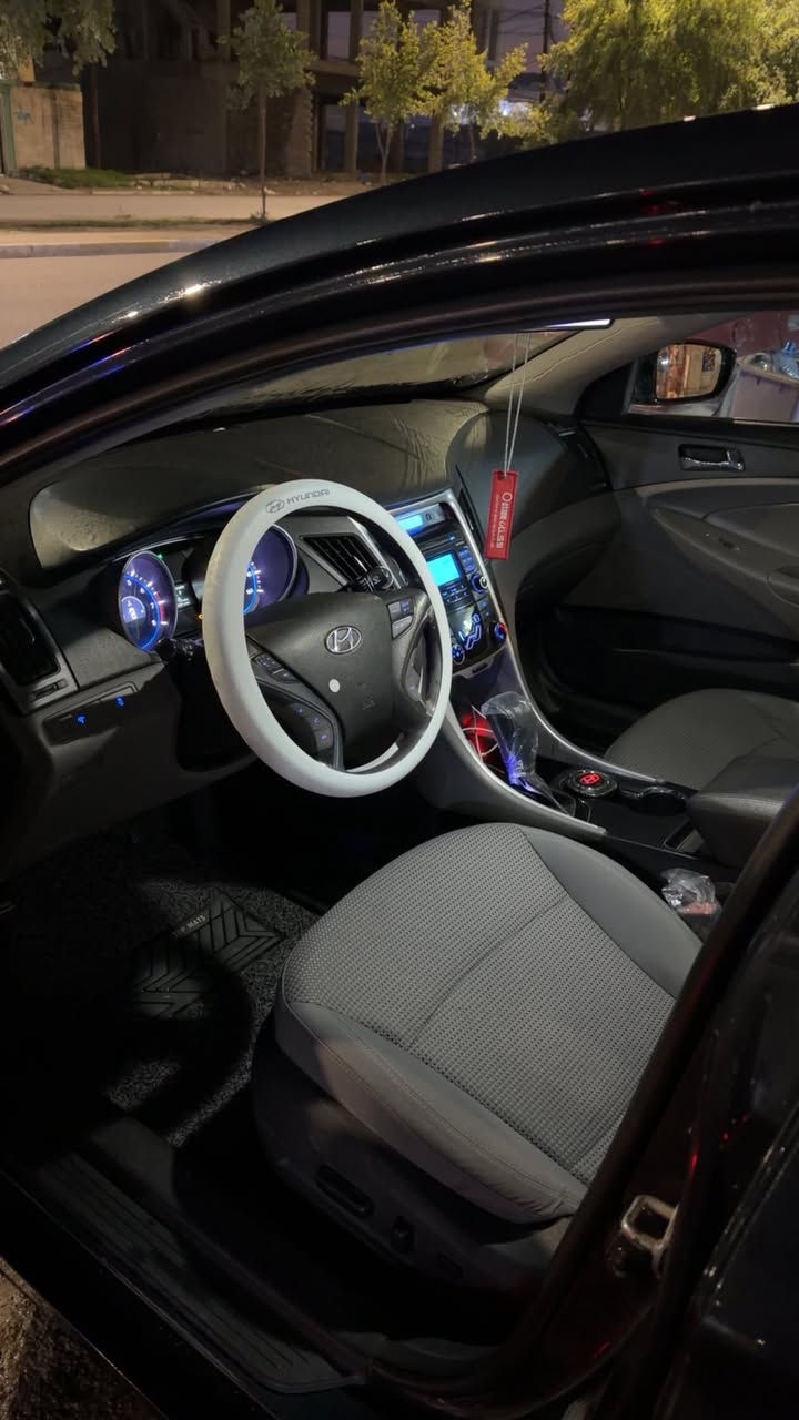 السلام عليكم 
سوناتا 2011 ترهم بيع وترهم مراوس 
ويا النترا مقدس او سيراتو حتى لو بيهم صبغ بس لا ضربه او دواخل 
السياره اب اسمي رقم وهزه جديد 
كير ومحرك شرط تبريد تدفئه شرط 
كشن كهرب اكروز سرعه مانع انزلاق كاميرا خلفيه بل مرايه 
ما ينقصها ربع كامله طخمها جديد 
طخم تاير جديد السياره بيها صفحة اليمين صبغ فقط بدون اي داخل 
الخاص مغلق خابر وتدلل رقمي ***********
