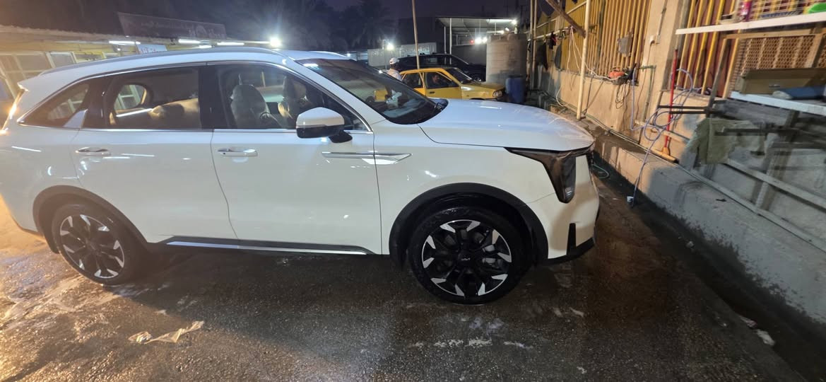 سورنتو خليجي موديل ٢٤ لون ابيض.  محرك ٣٥٠٠ كير موس. حساسات امامي خلفي. ويل ٢٠ . داتشو  ماشيه ١٨٥٥٠  السعر ٣١٠ .بيها صبغ نص الباب خلفي العبري
 رقم الموبايل ***********
