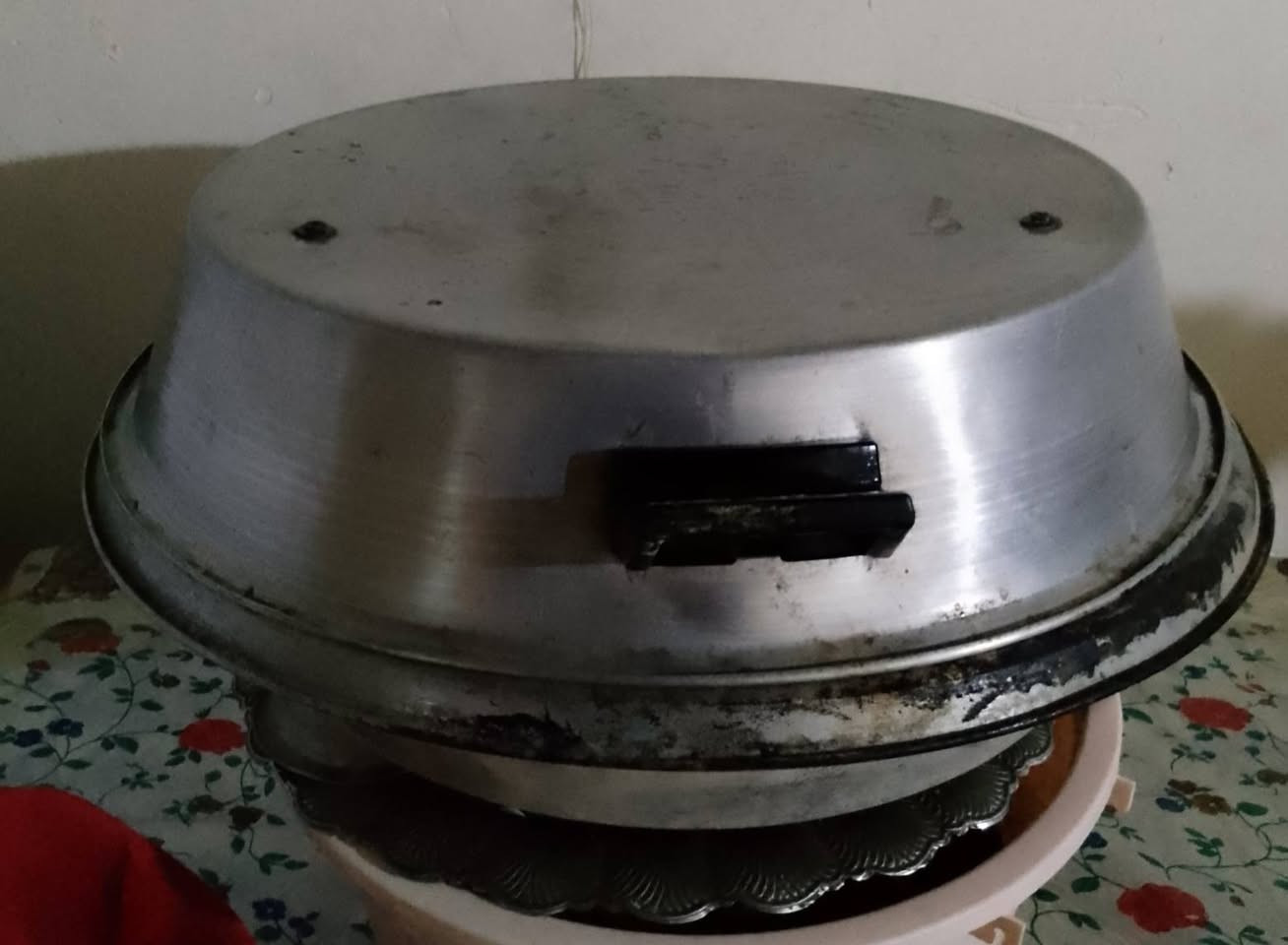 تنور كهربائي شغال ونضيف للبيع السعر 20الف فقط 😍 تلفون *********** أو عالخاص
