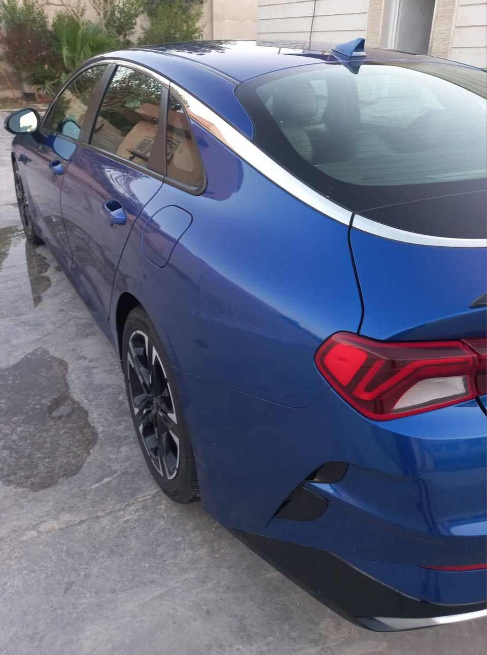 السلام عليكم .. مكلف بالنشر
K5 موديل 2022
معوقين السيارة بأسم صاحبها بعد ٨ اشهر تصير حرة
السعر 155 وبيها مجال حادثها بنيد فقط 
مكانها بغداد الغزالية 
رقم صاحب السيارة ***********
متوفر واتساب
