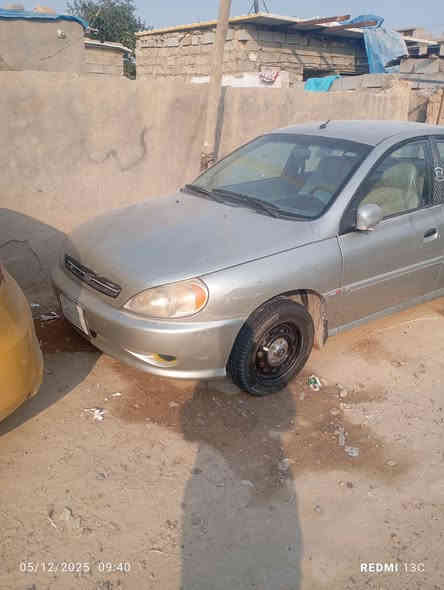 سياره كي ابتمه نضيفه شغاله رقم بغداد  تحويل سنويه 27 بس عايزه صدر امامي
سعره 45 بيه مجال
سامراء 
***********
