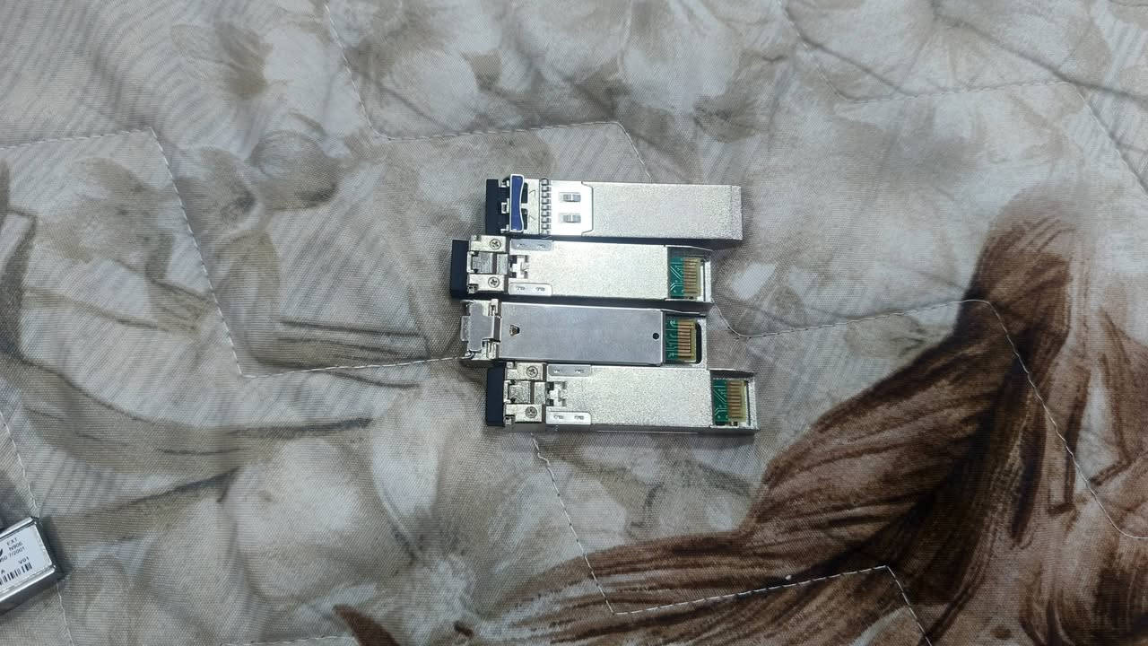 السلام عليكم  اجهزة جديده للبيع
تك ميموسة 
كلاود كور 2116
هبات سسكو 10/100 8 بورت
Sfp سسكو 10g جديد ومستخدم متوفر 
Sfp to rg5  سسكو 
Sfp اوبتكور 10g جديد 
Sfp. Sopto 10g
 
***********
