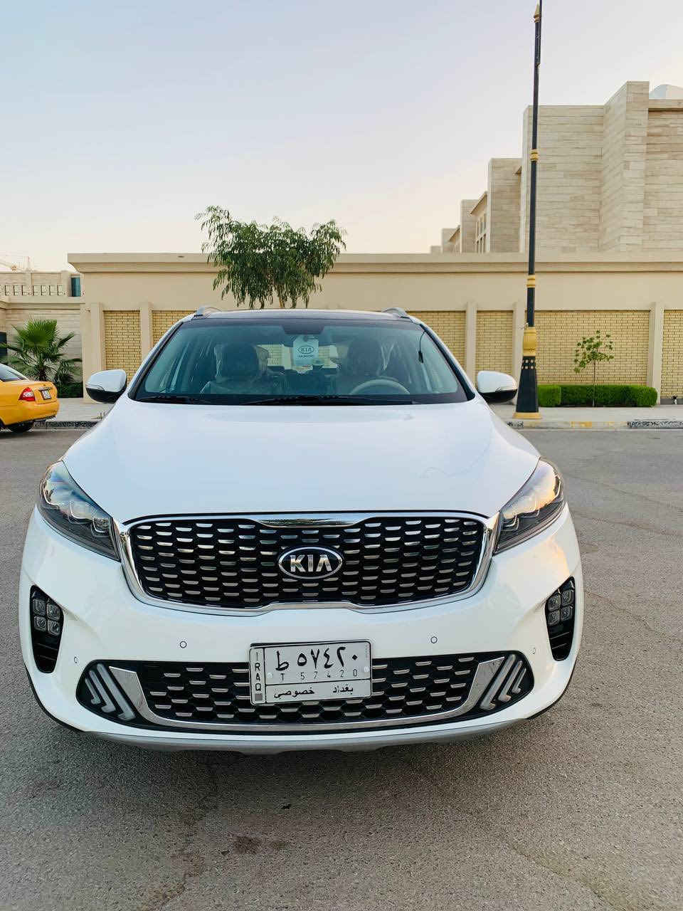 السلام عليكم سورنتو موديل 20ست سلندر بنرامه 7راكب  ماشي 100 الف انكليزي بسمي بيه بابين ابديل وكاله ولسونار بيه السعر 230 مكاني كربلاء ***********
