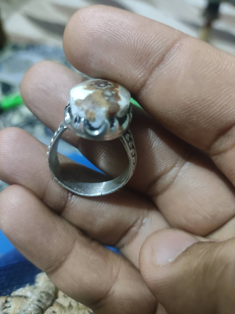 السلام عليكم 
محبس بحجر دااودي مصور  للبيع ***********
