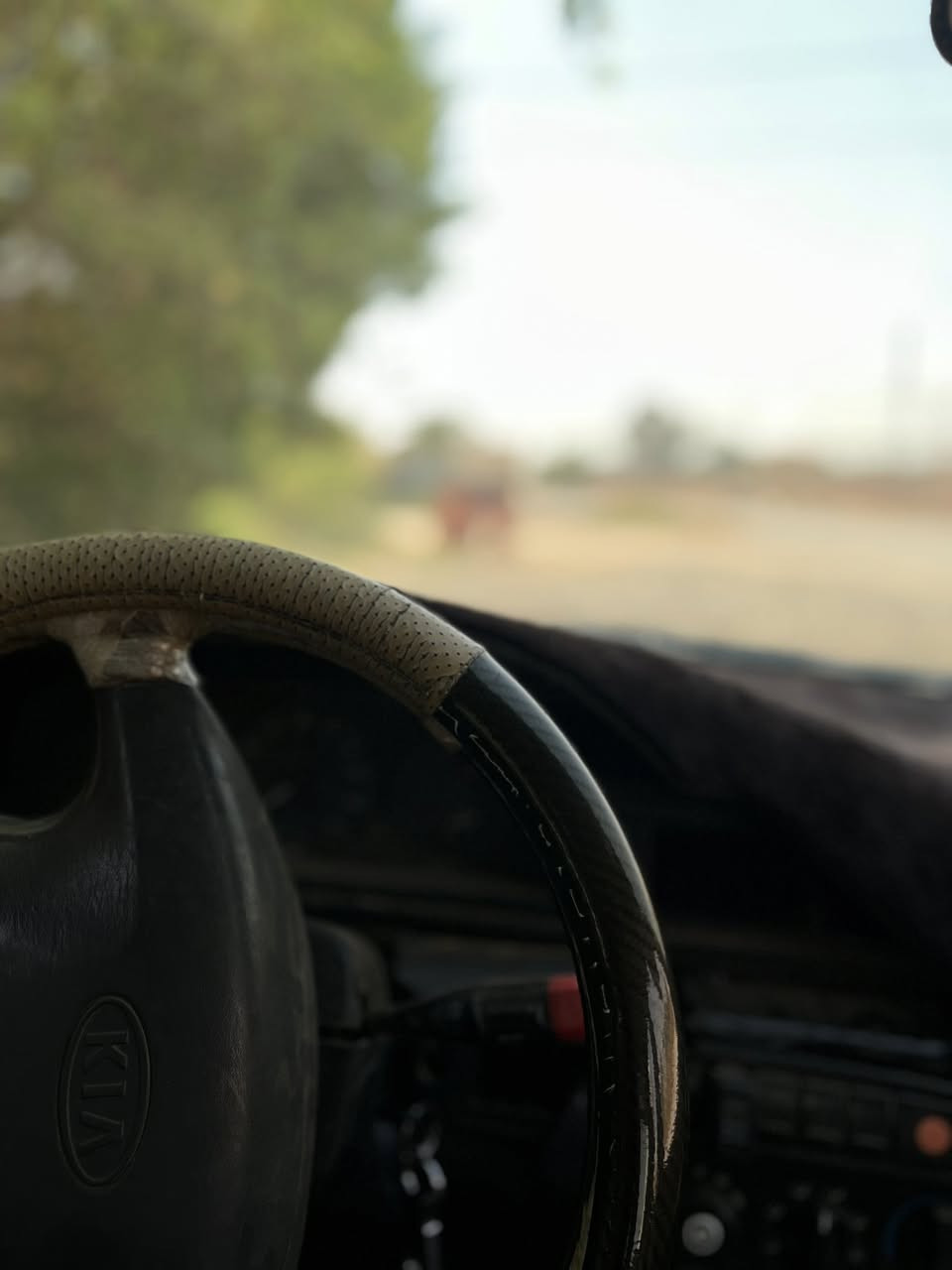 السلام عليكم سياره سيڤيه للبيع موديل 95 رقم صلاح الدين شرط التحويل كير محرك شرط ضربه موضحه بصوره مبدل جنطه كهربائيات شغاله كامله فقط دبل شاره المامي مارابطه يعني كامل بس انو مارابطه دشبول تعبان وصدر تعبان وصدر السيفيه جنايتهة تعرفه ينتهي بسرعه كيرهة اوتماتيك مكانهة قضاء العلم السعر 28 وبيهة مجال  ويرهم مراوس سياره شرط التحويل  سياره نگره سلف  رقمي ***********
