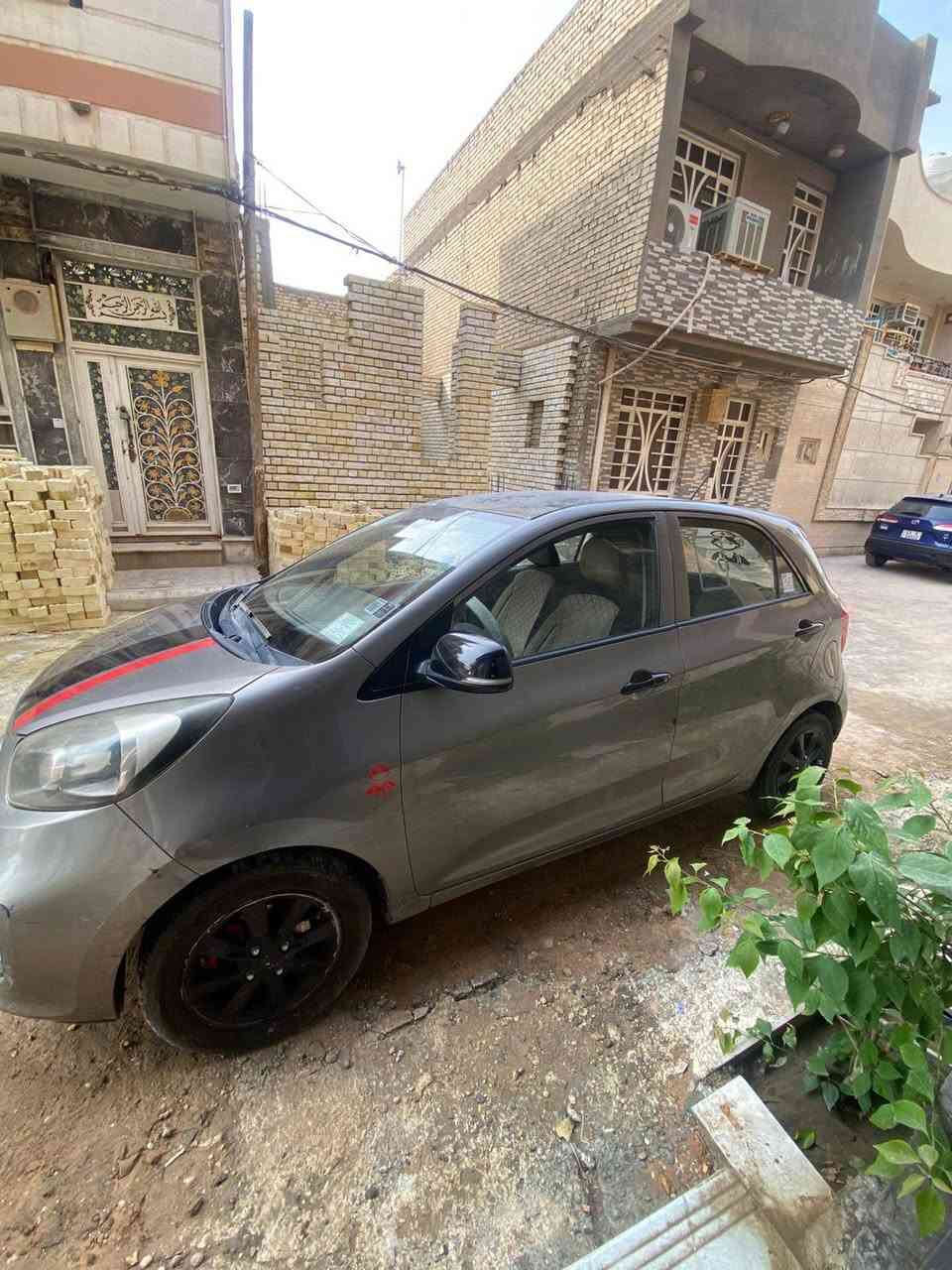 بيكانتو 2015خليجي حادثه جاملغ ونص الباب فقط صبغ مكينه 4سلندر رقم كربله بسمي السعر  75وبيها مجال رقم المبايل ***********
