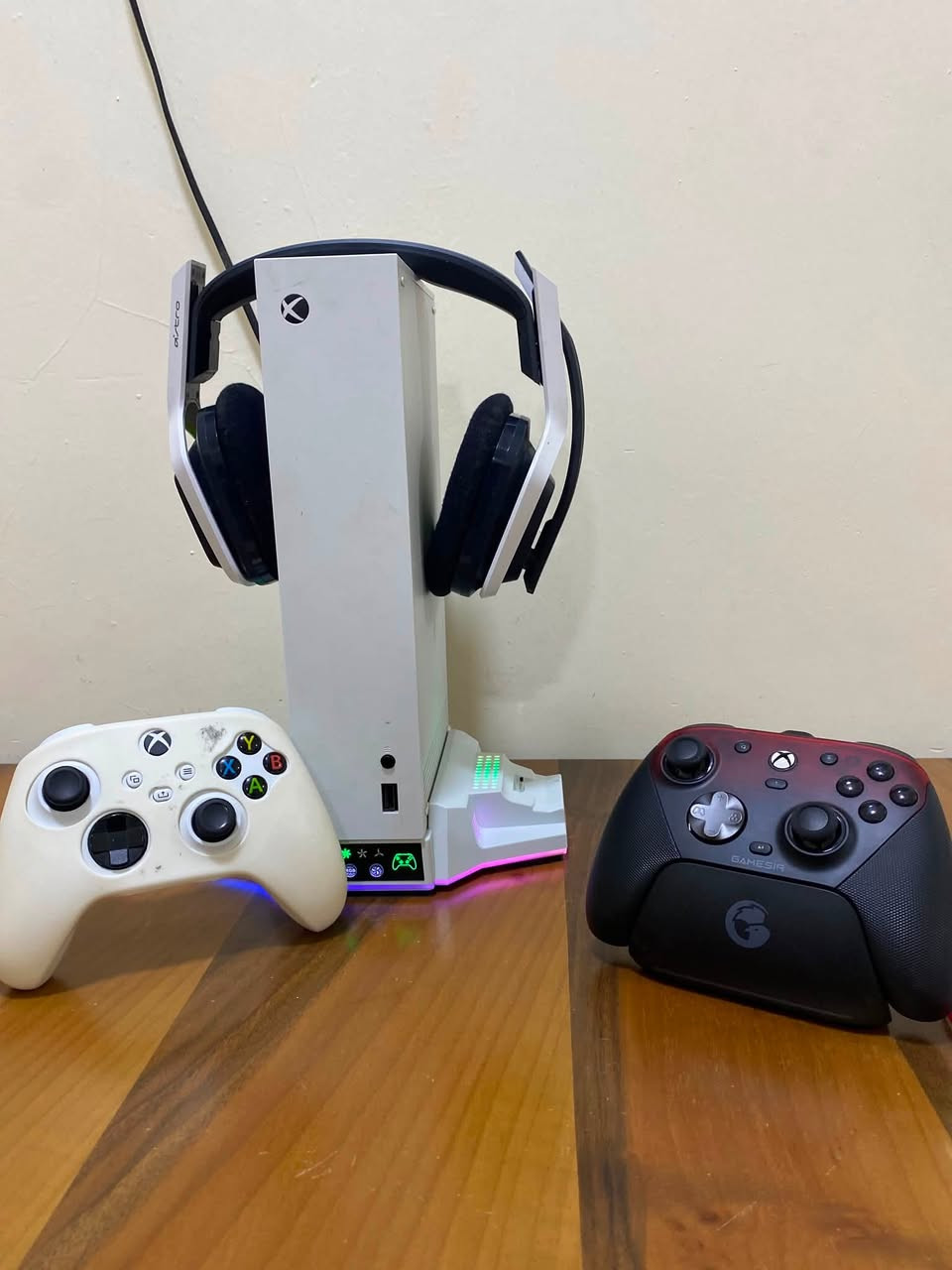 X box للبيع
السلام عليكم x box للبيع مستعمل قليل جداً ما مفتوح لجوستكات اصلي


**إذا كنت صاحب هذا الإعلان وتريد حذفه لأي سبب، رجاءا أرسل رسالة إلى الدعم الفني**