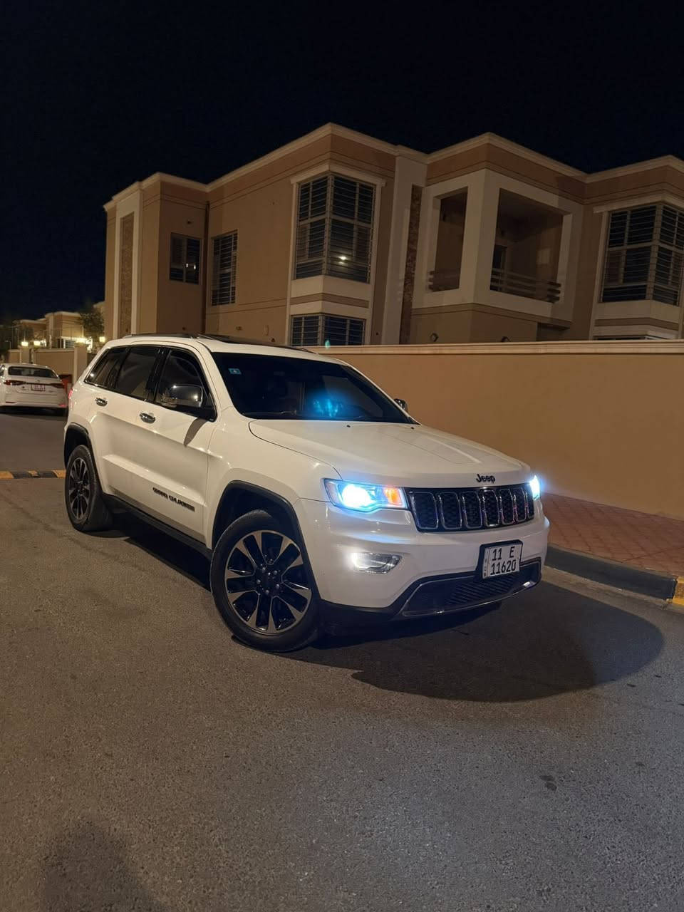 جيب ليمتد فوووو  18 الضرر تبدل باب فقط. بجم بلاد كبس السعر 270 وبيهة مجال للشراي الجاد يتصل ويدلل. ***********
