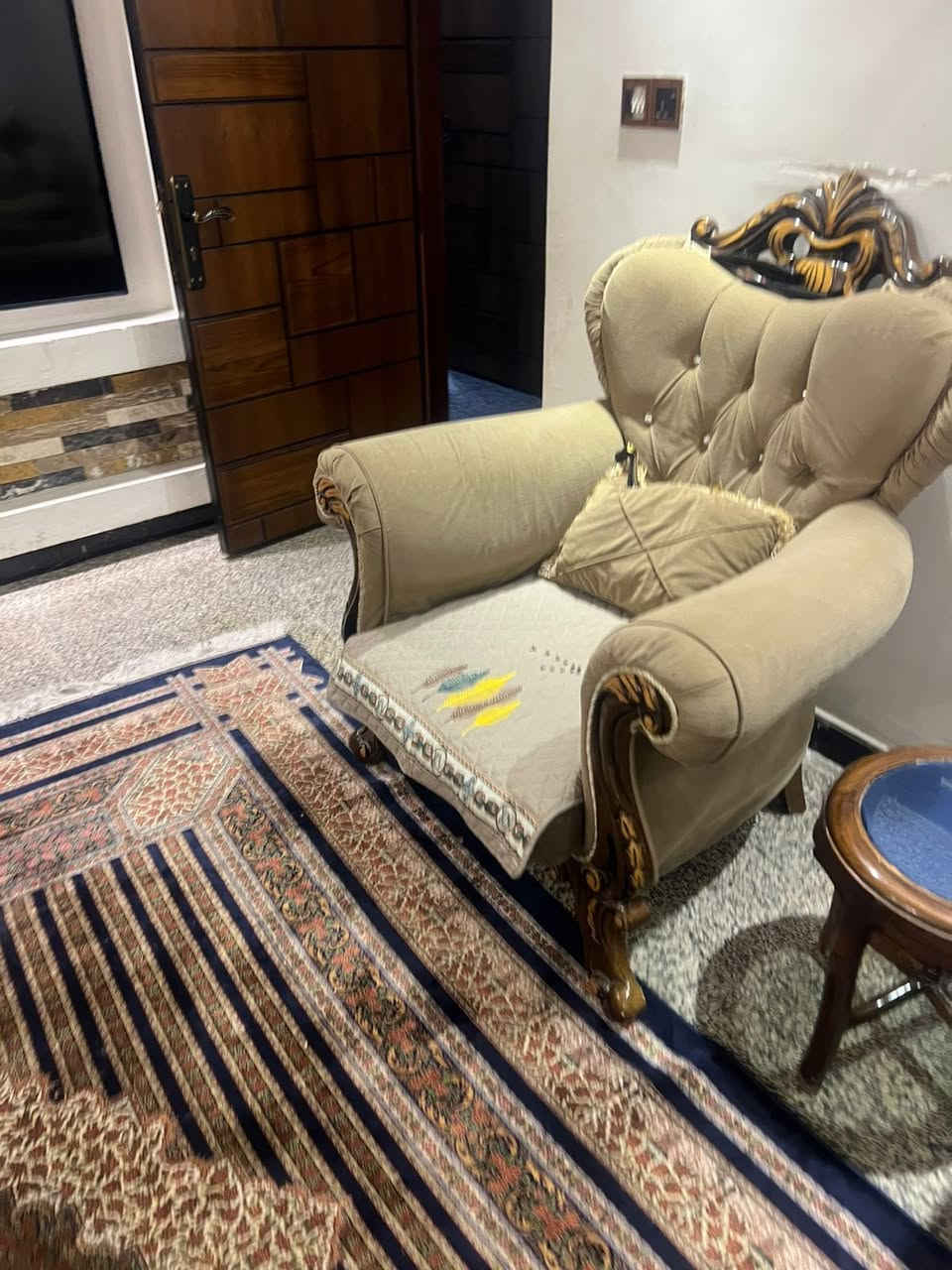 للبيع تخم تركي درجة اولى مستعمل نظافة ٧٠٪؜ عشر مقاعد السعر ٨٠٠ الف وبيه مجال


**إذا كنت صاحب هذا الإعلان وتريد حذفه لأي سبب، رجاءا أرسل رسالة إلى الدعم الفني**