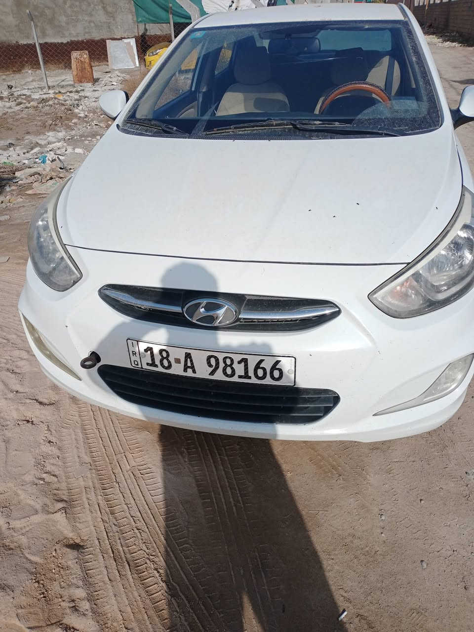 السلام عليكم اكسنت موديل 16خليجي فول عدا الفتحه والبصمه رقم بابل دولي بسمي تخم تاير  جديد حداديه نضيفه بيه تلث قطع صبغ جهت الصدر بيه باب الوره الصدر امبدله حلوه السياره اصفاحه حلوه لاطخات ولا شخوط بجم كبس الجنطه كبس حلوه السياره جانت عند ابنيه أو ماتعرف السوق أو طاخته مكينه 1400 كير خير من الله شاشه كامره تحكم جهتين اشاير بالمري مكان السياره حله حي الجزائر خلف السايلو السعر 92او بيه مجال ***********
