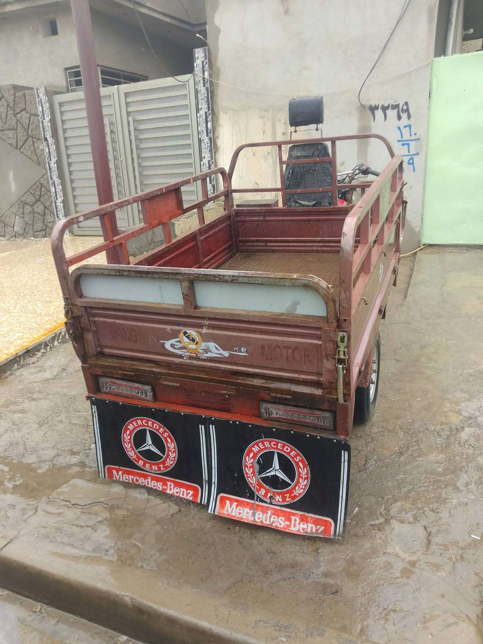 سلام عليكم للبيع موديل 2018 سعر مليون و 100 رقم ***********
