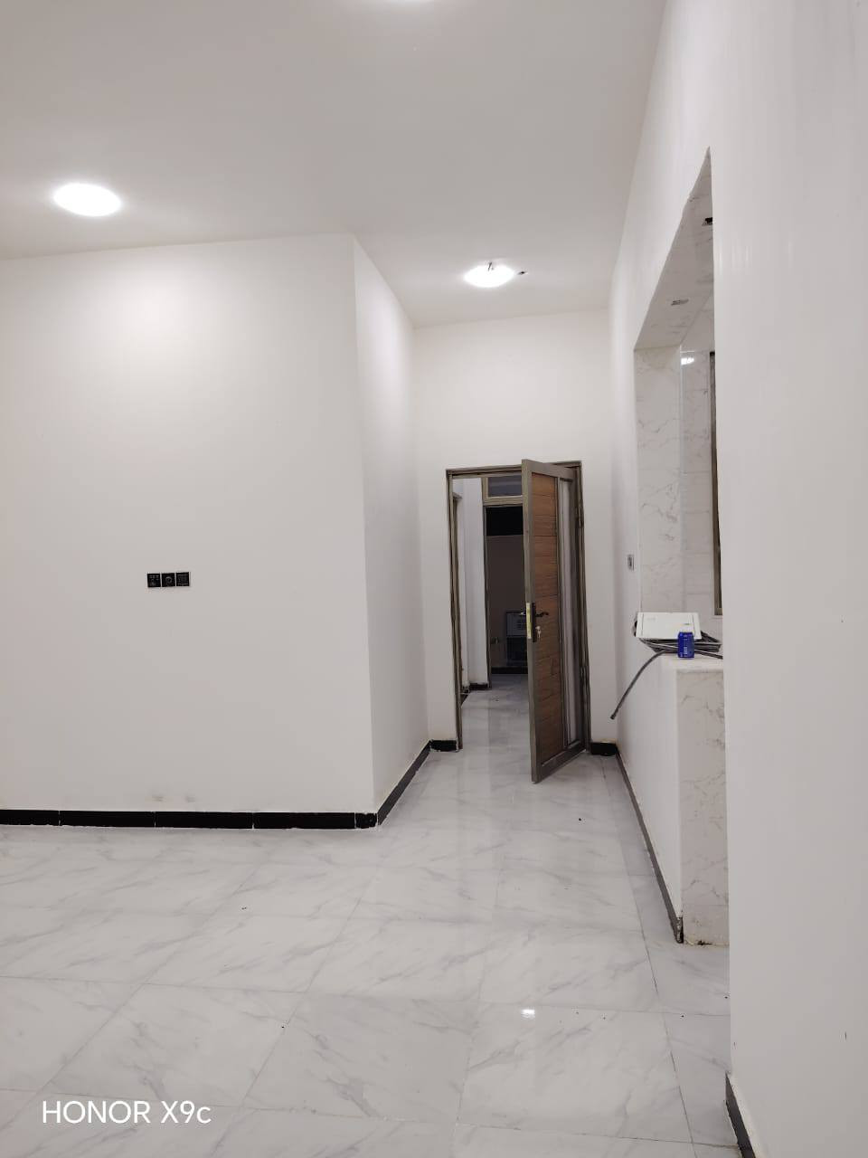 (بسم الله الرحمن الرحيم)
دار للبيع المساحه 240م🏡
العنوان الجزيره باب الهوا 🌷
يحتوى علـّۓ 
3 غرف منام
أسقبال. صاله. مطبخ.صحيات داخلي خارجي.مناور

#نوع_صبغ البيت ڱڵـه  جوتن ديكور ايطارات
#نوع_البيبان وشباك حديد او اخشاب ڱڵـه  تفصال
الخدمات كامله ماء كهرباء اناره شارع 8متر 🛣

نوع طابو صرف زراعي بأسم عراقي حصراً🫆📜

للاستفسار
رقم الهاتف
***********📞

