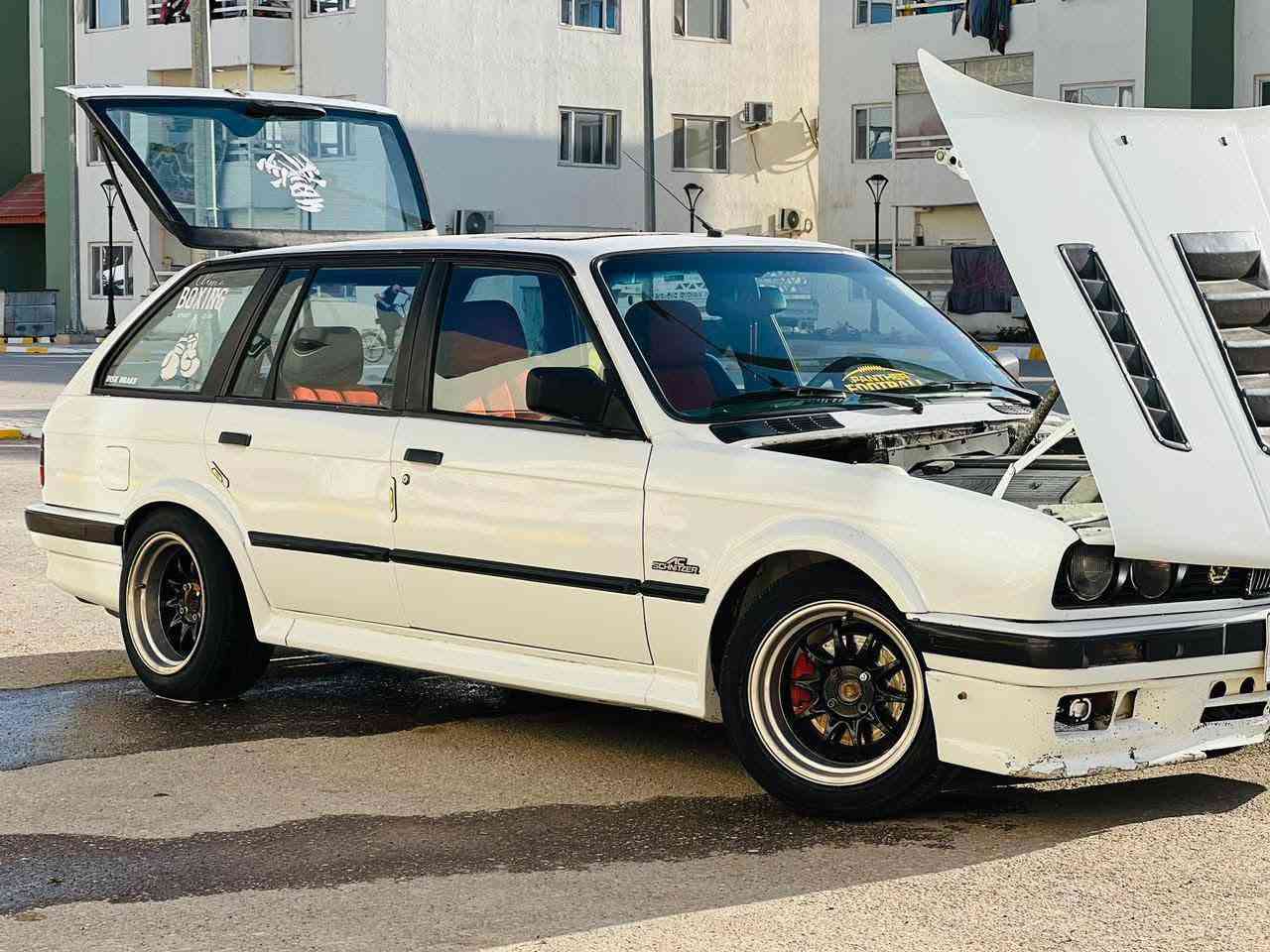 السلام عليكم

BMW E30 1990  استيشن 

325  مسكر فانوس 

كير عادي جاكتراك 260 

كلج براص 

اكسل قفل 8 براغي 

شورت شفت رياضي 

قبضه موستنك كاربون

صالنصات تفصال دبات كاتباك زوج ريمونت

كشنات M5  شوماه وجلد 

تغليف عازل حرارة ارضية وبيبان 

تبريد شغال 

رقم بغداد مشروع وطني بأسمي 

السعر. 50  وبيهه مجال 

للاستفسار  اتصل ***********
