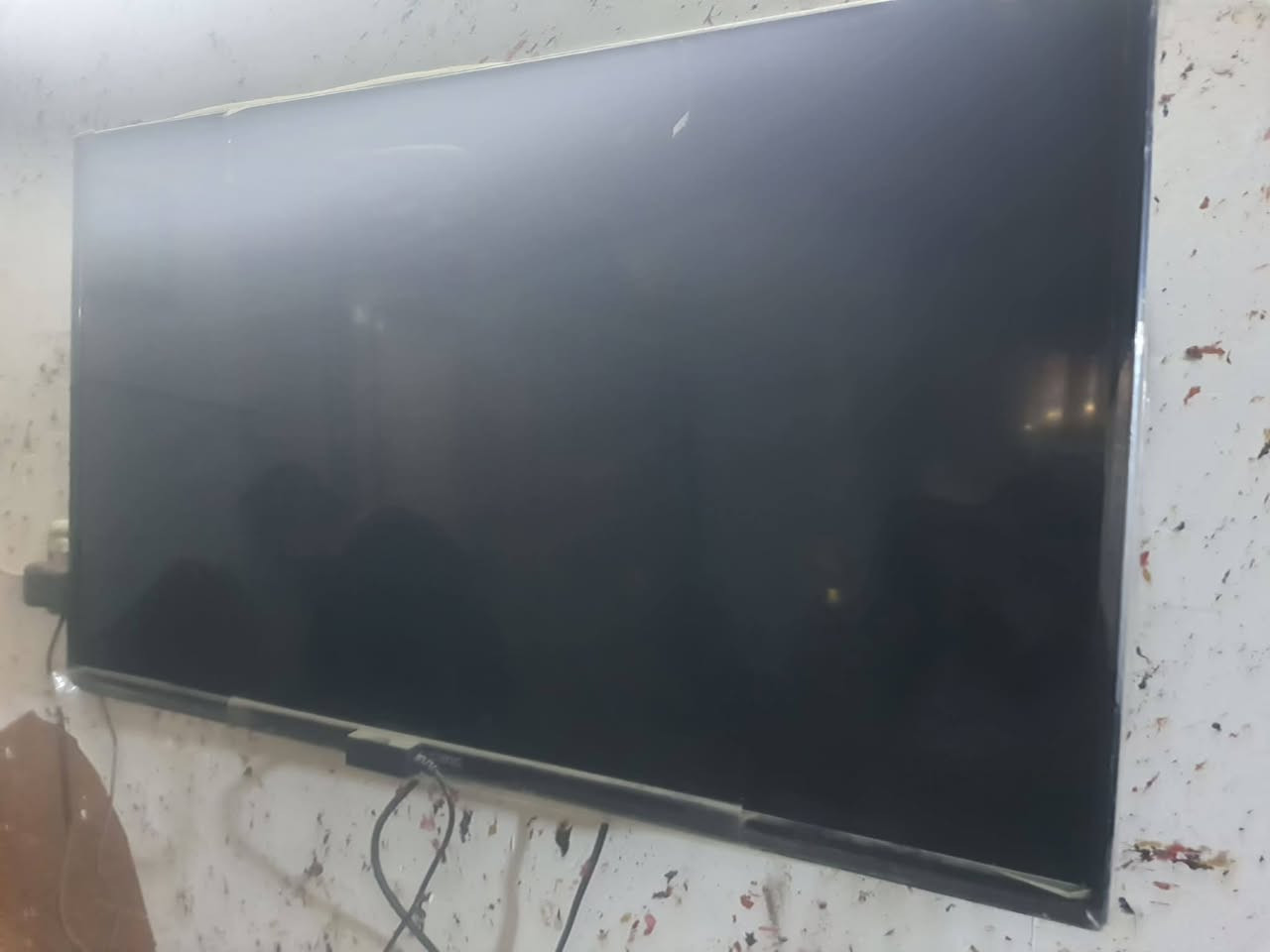 شاشة ماركة SHOWNIC حجم 32
الاصلية والمواصفات عالكارتونة LED
نظيفة جدا بعدهة بنايلونهة
السعر : 75 مجال بسيط
عنوان : بياع 
يتوفر توصيل داخل بغداد فقط
للاتصال : ***********
