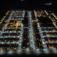 قرية أكاسيا • ٢٠٠م • طابق ونصف