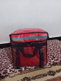 صندوق دلفري لبيع السعر15الف وبي مجال رقم الهاتف 07779883420