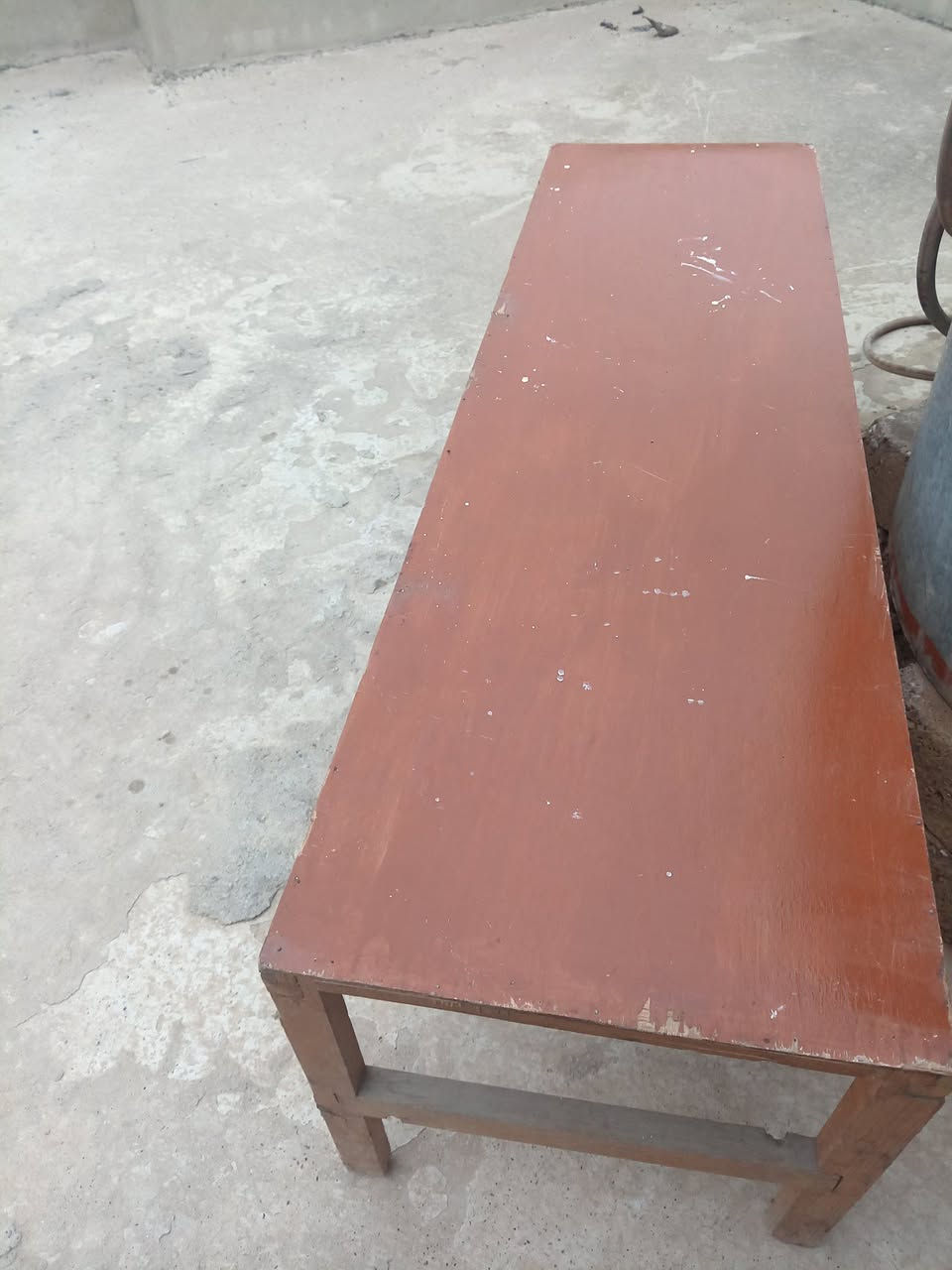 السلام عليكم تخت حديد وتخت خشب اثنينهم اب 40 موصل حي الميثاق الرقم ***********
