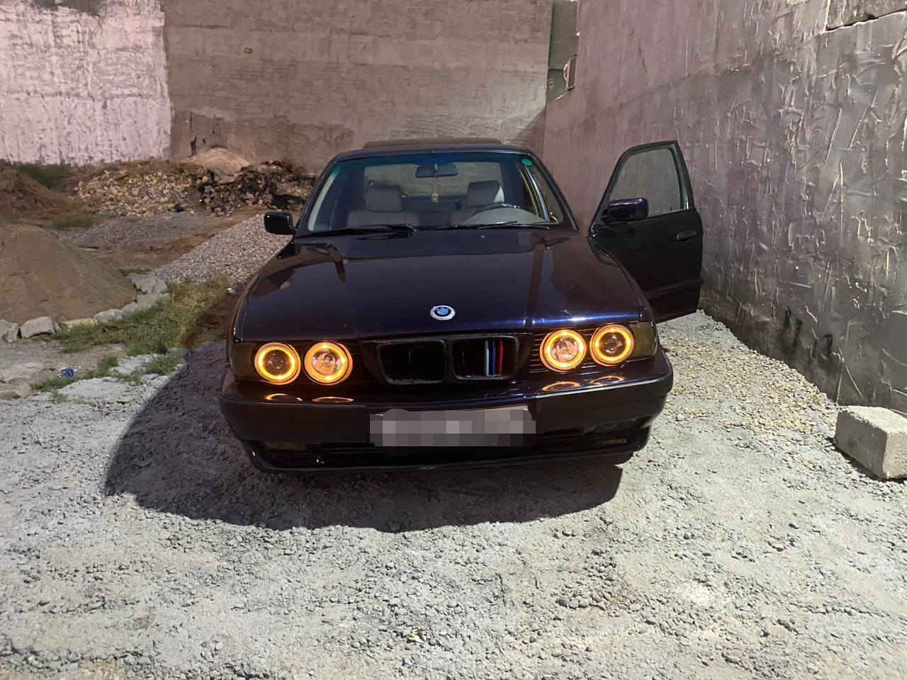 للبيع بي ام ٥٢٥ رقم اربيل سنويه بسمي كير مبدل جديد محرك بي تبخير مسكر عدل السياره متروكه صارلها فتره السعر ٥٠ وبيها مجال قليل حك الجيه الاتصال على الرقم ***********
