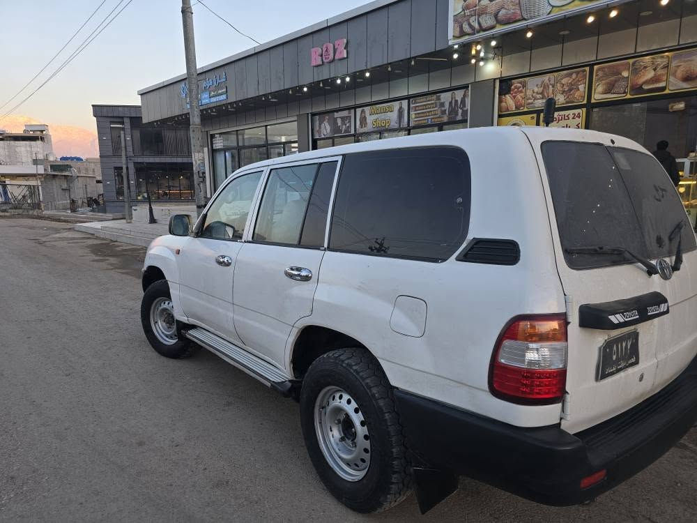 مۆنیکا 2005 فول عادی علوج  کامل بۆیاخ گیڕ و مەکینەو ئەکسلی نەکراوەو زۆر بئ عەیب قوفڵی 75گەڵا شوین سەیسادق تکایە کڕیار نیت تیل مەکە 
*********** السليمانية, العراق
