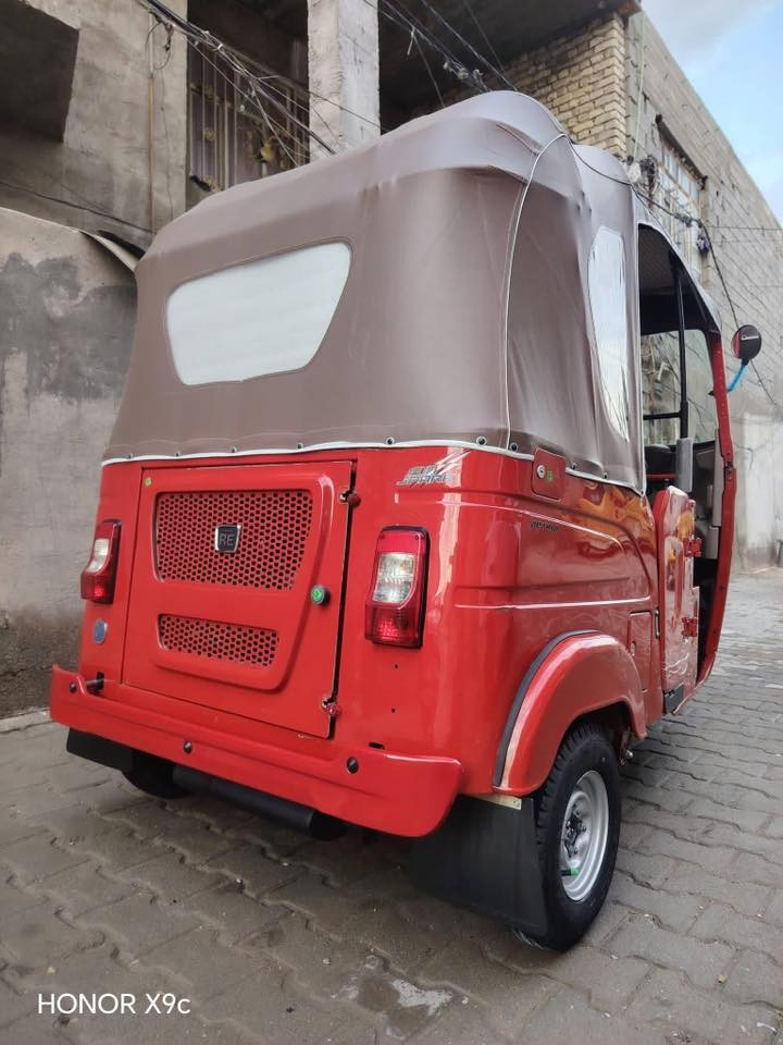 تكتك للبيع السعر 4ونص ملون بيه مجال حك جيه /2022 شهر 5 كفاله عامه كشر ومكينه تكتك ماتصرف ربع عليهه شغل واطلع تكتك نضيفه مفوله تجي وتشوف بعينك
تخم تاير جديد وسنويه بسمي مستلم 
الاستفسار***********
