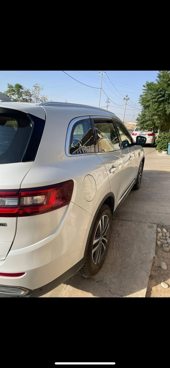 رينو كوليوس. 2018 فول موصفات 1/1   ماشيه ١٠٠   رقم بغداد السياره  تخم تاير جديد صدر جديد وكير محرك كفاله    
 السعر 155 وبيها مجال  

***********
